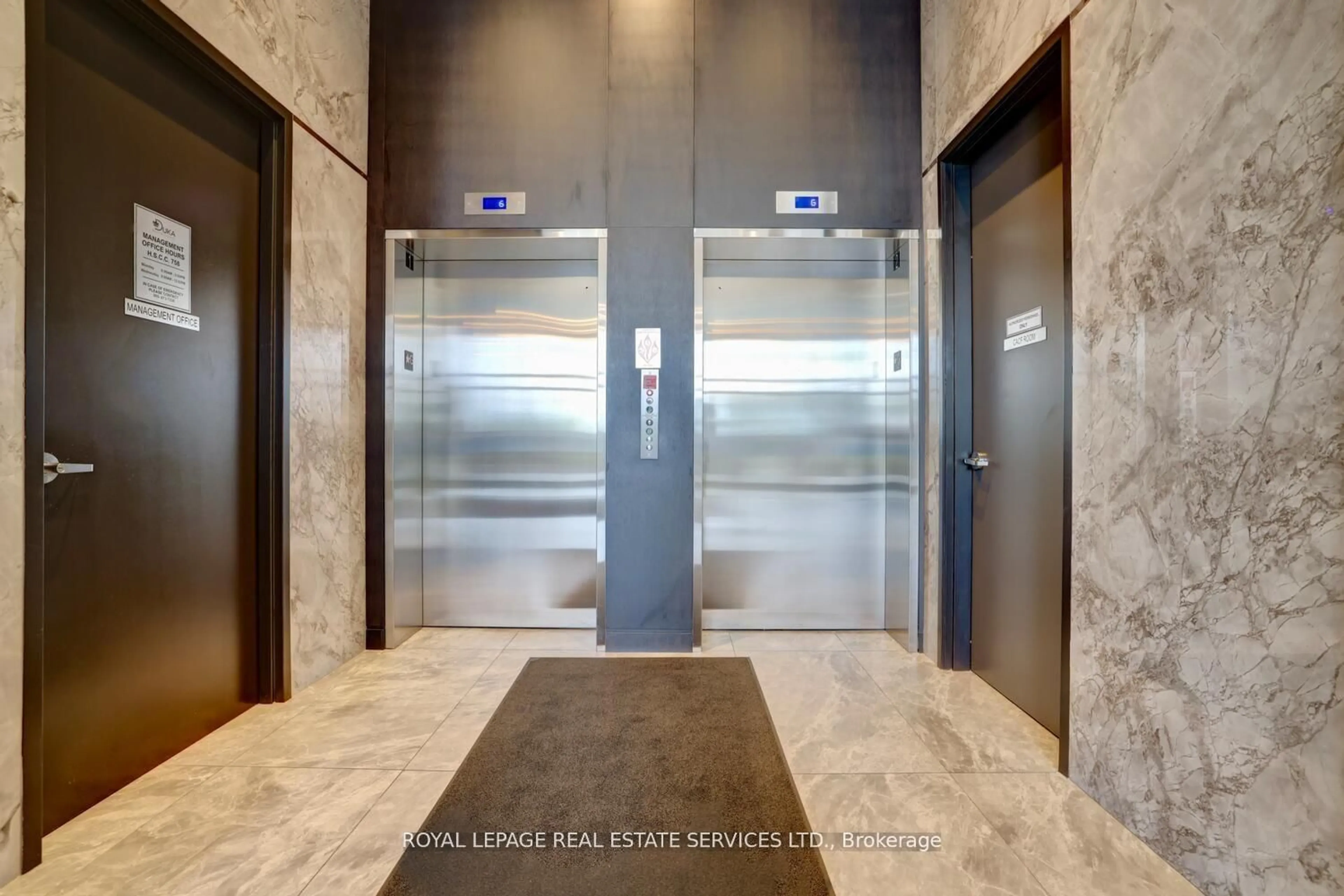 Indoor foyer for 3005 Pine Glen Rd #712, Oakville Ontario L6M 5P5