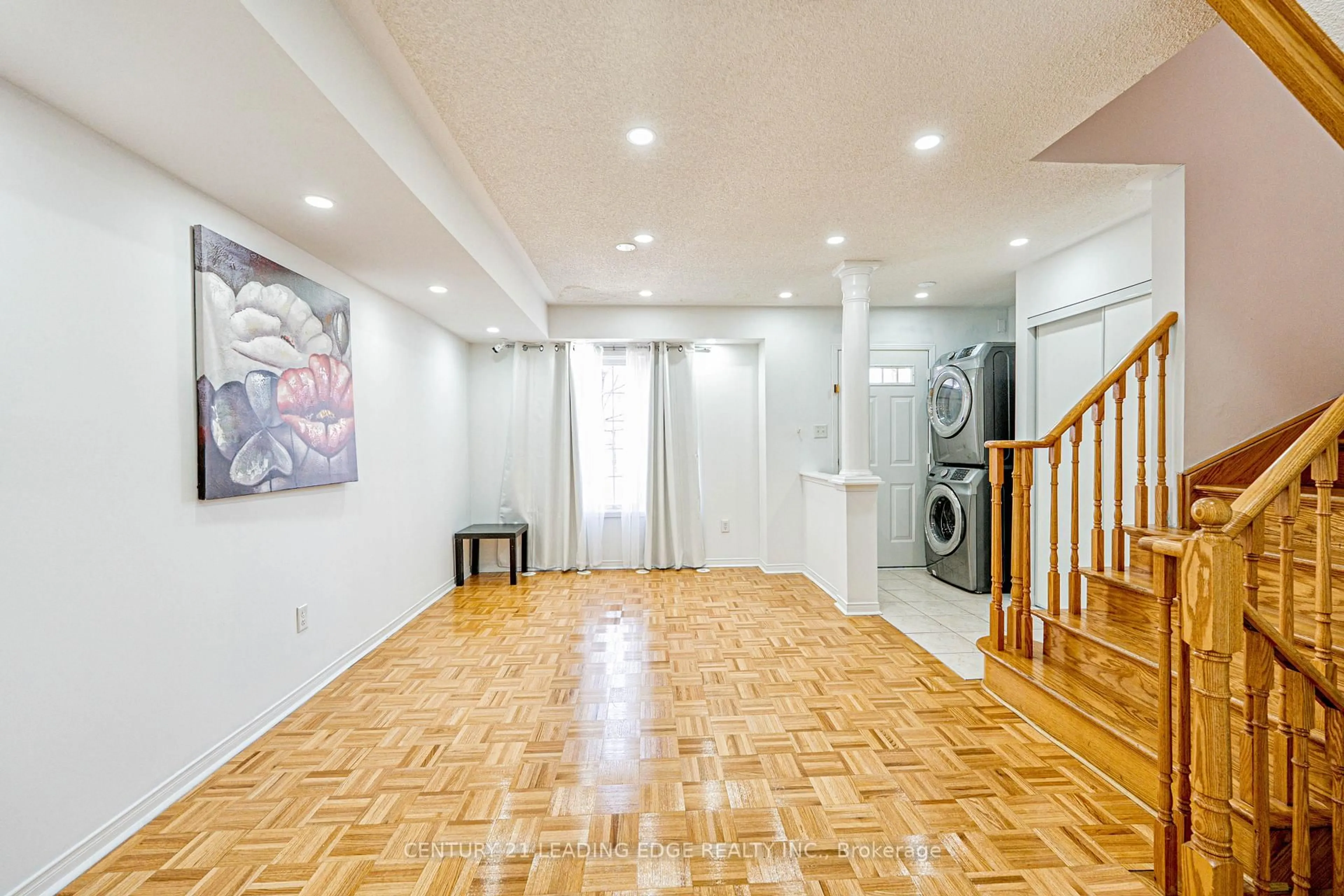 Unknown for 75 Elphick Lane, Toronto Ontario M9N 4A2