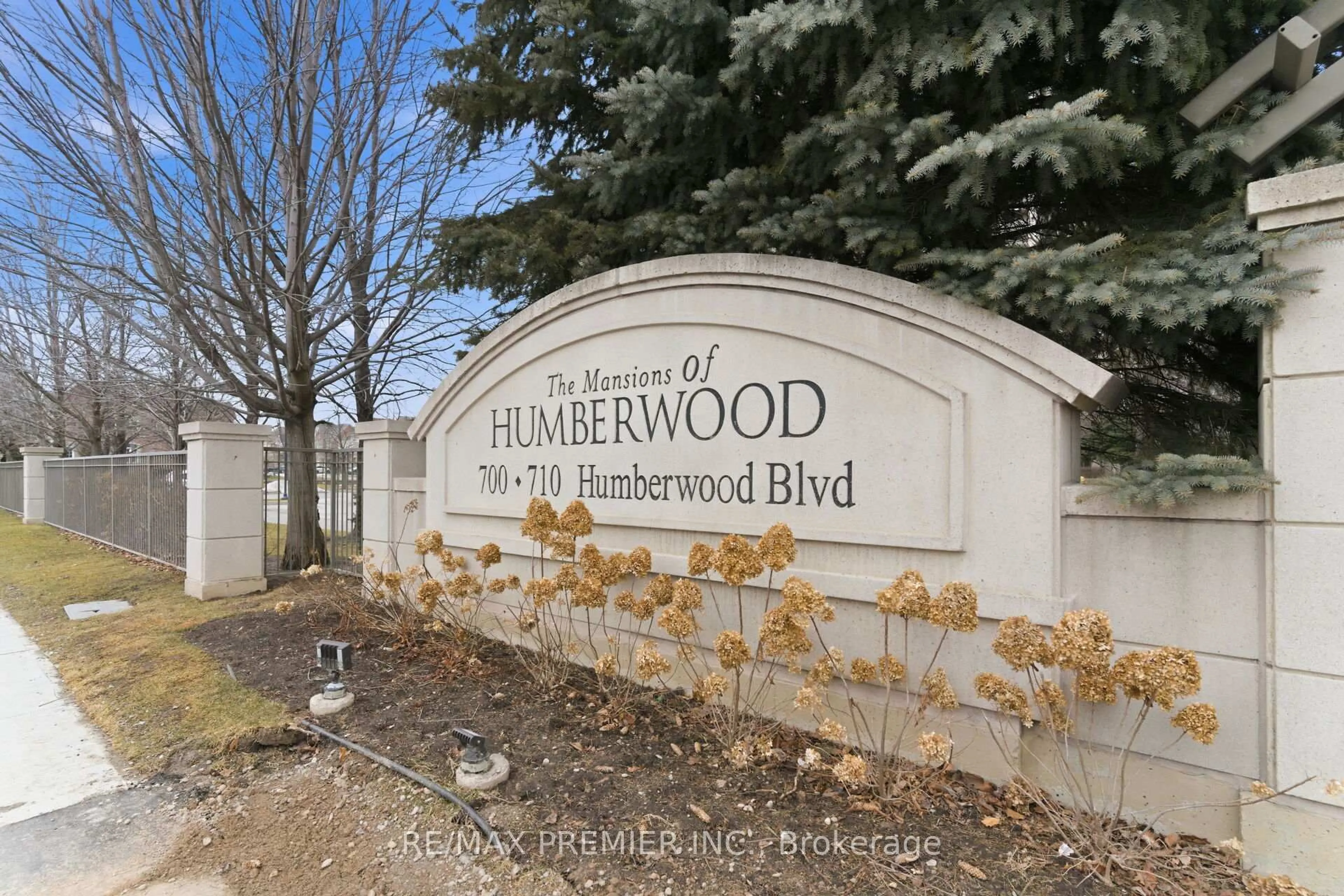 Indoor foyer for 710 Humberwood Blvd #2404, Toronto Ontario M9W 7J5