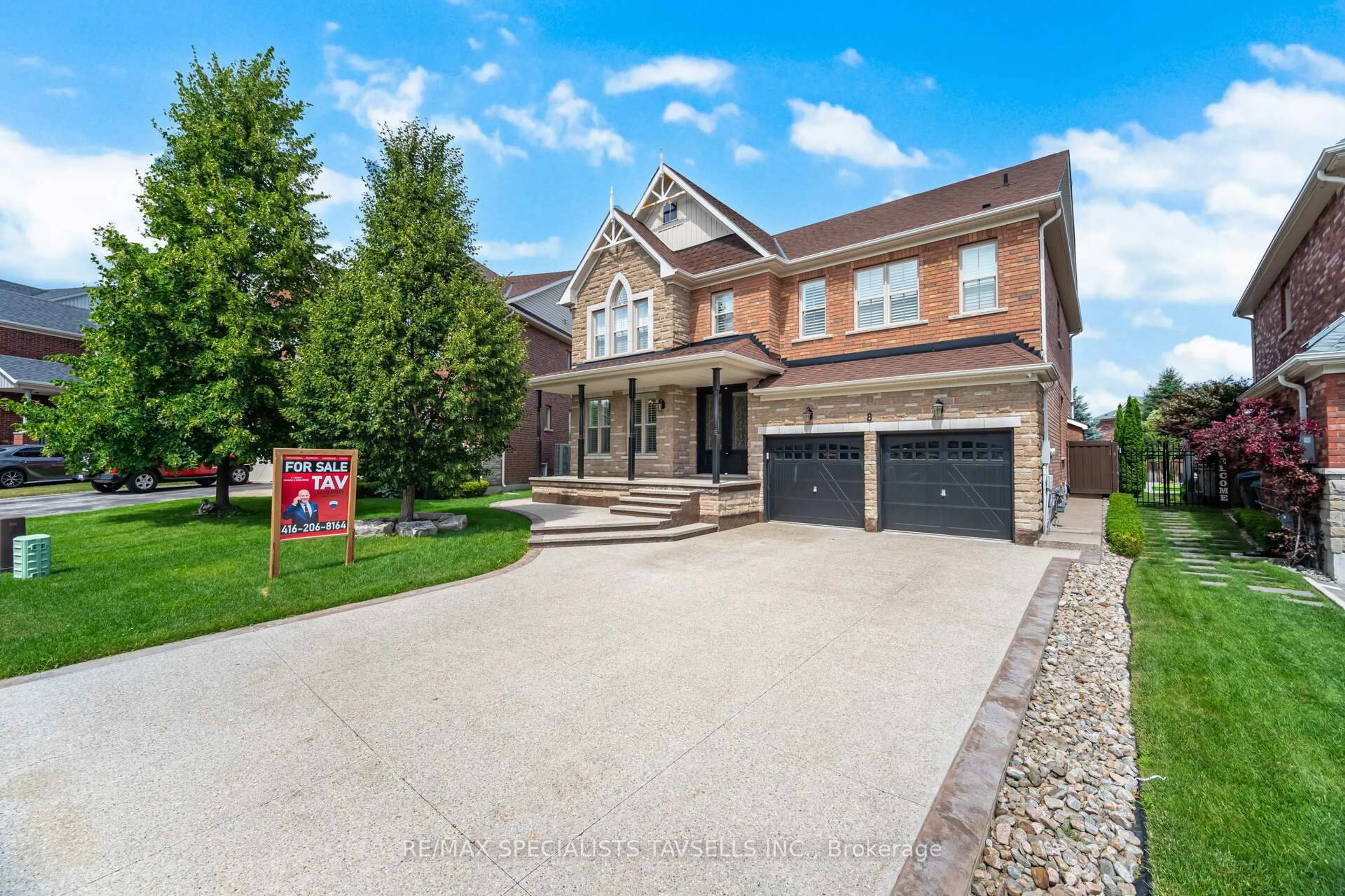 Home with brick exterior material, street for 8 Mccandless Crt, Caledon Ontario L7C 3R7