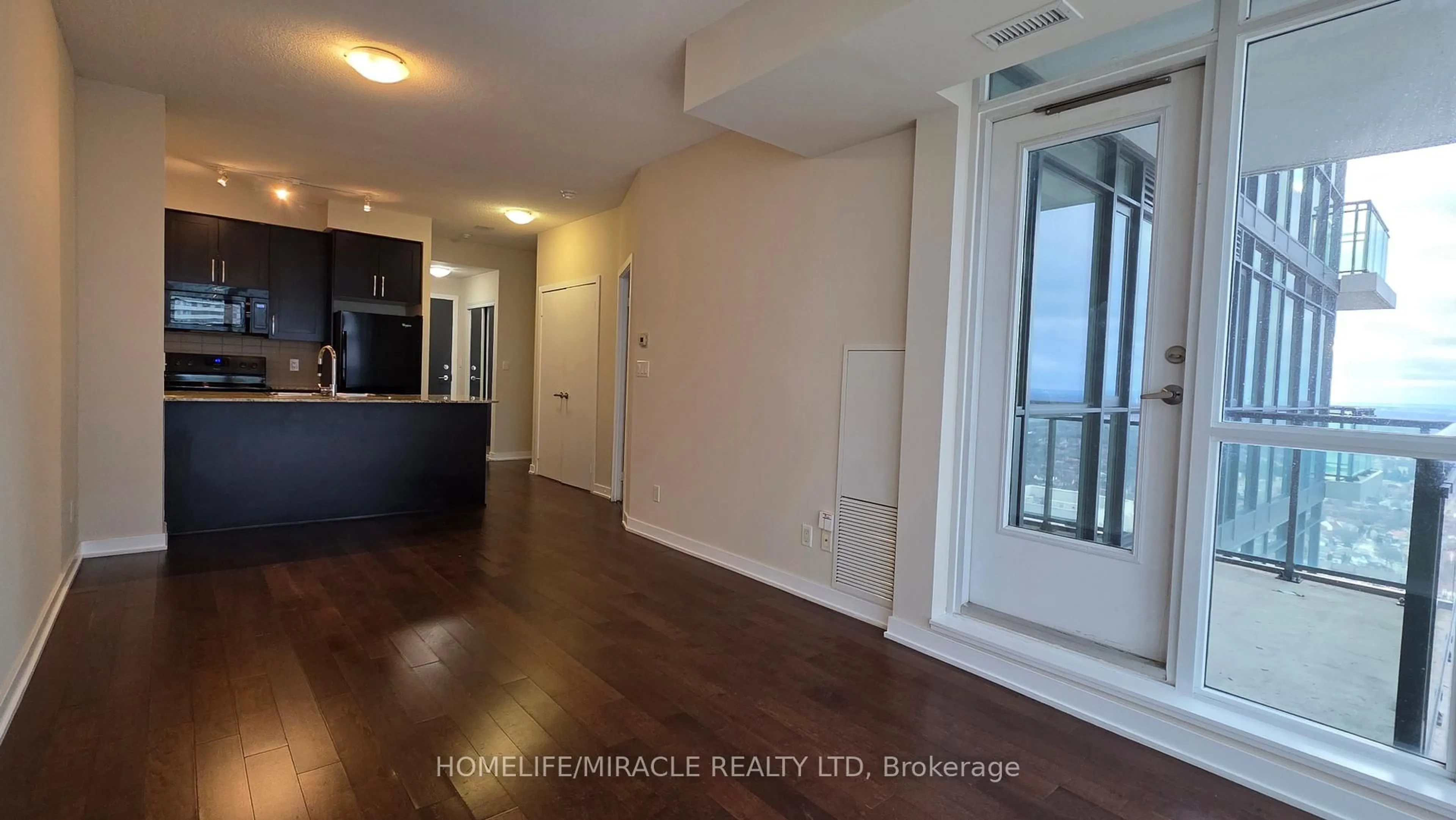 A pic of a room for 4070 Confederation Pkwy #3408, Mississauga Ontario L5B 0E9