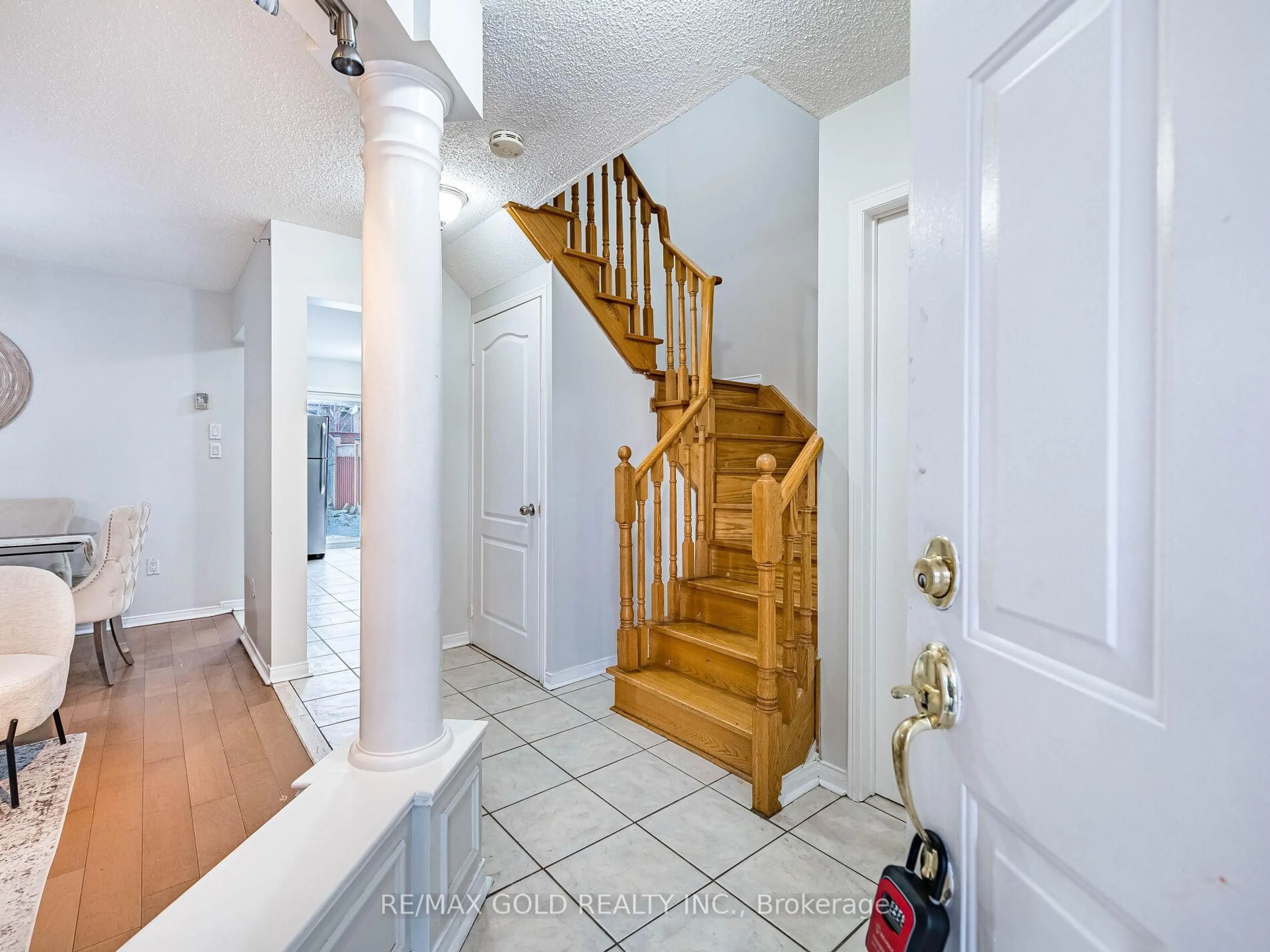 Unknown for 33 Fiddleneck Cres, Brampton Ontario L6R 1R2