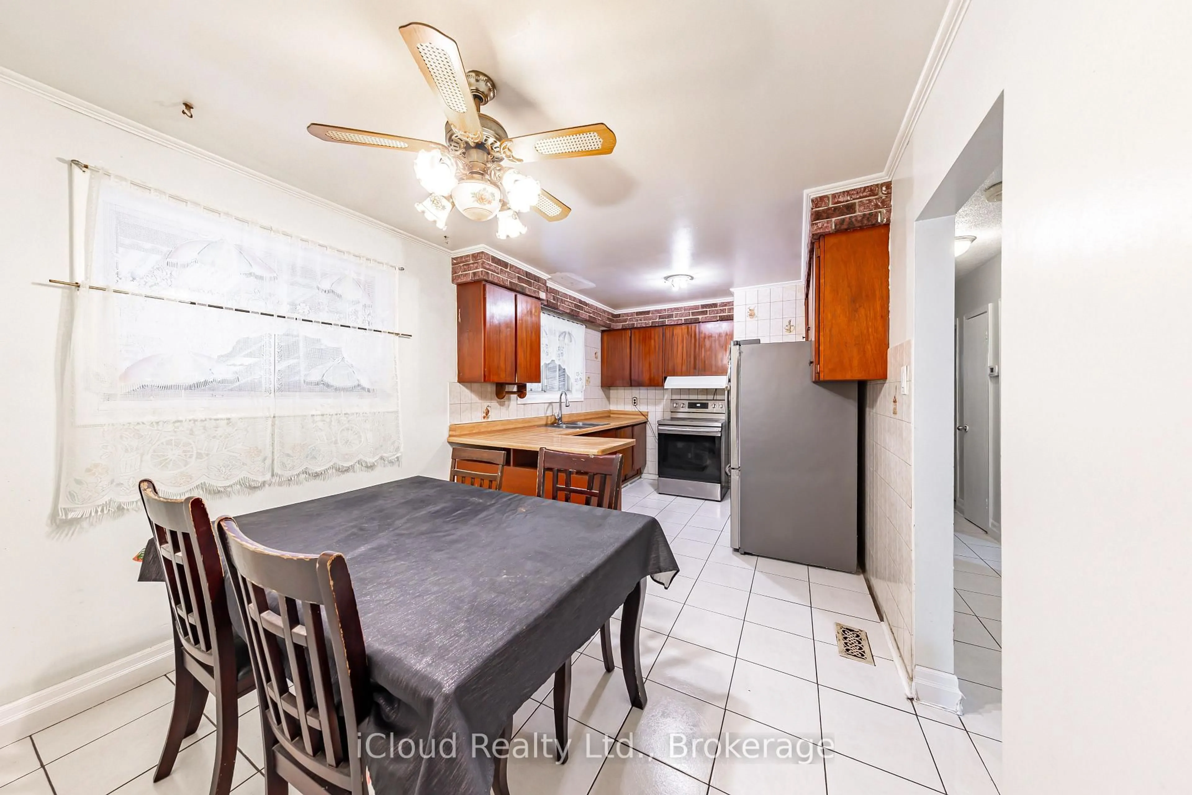 Standard kitchen, ceramic/tile floor for 25 Monterrey Dr, Toronto Ontario M9V 1S7