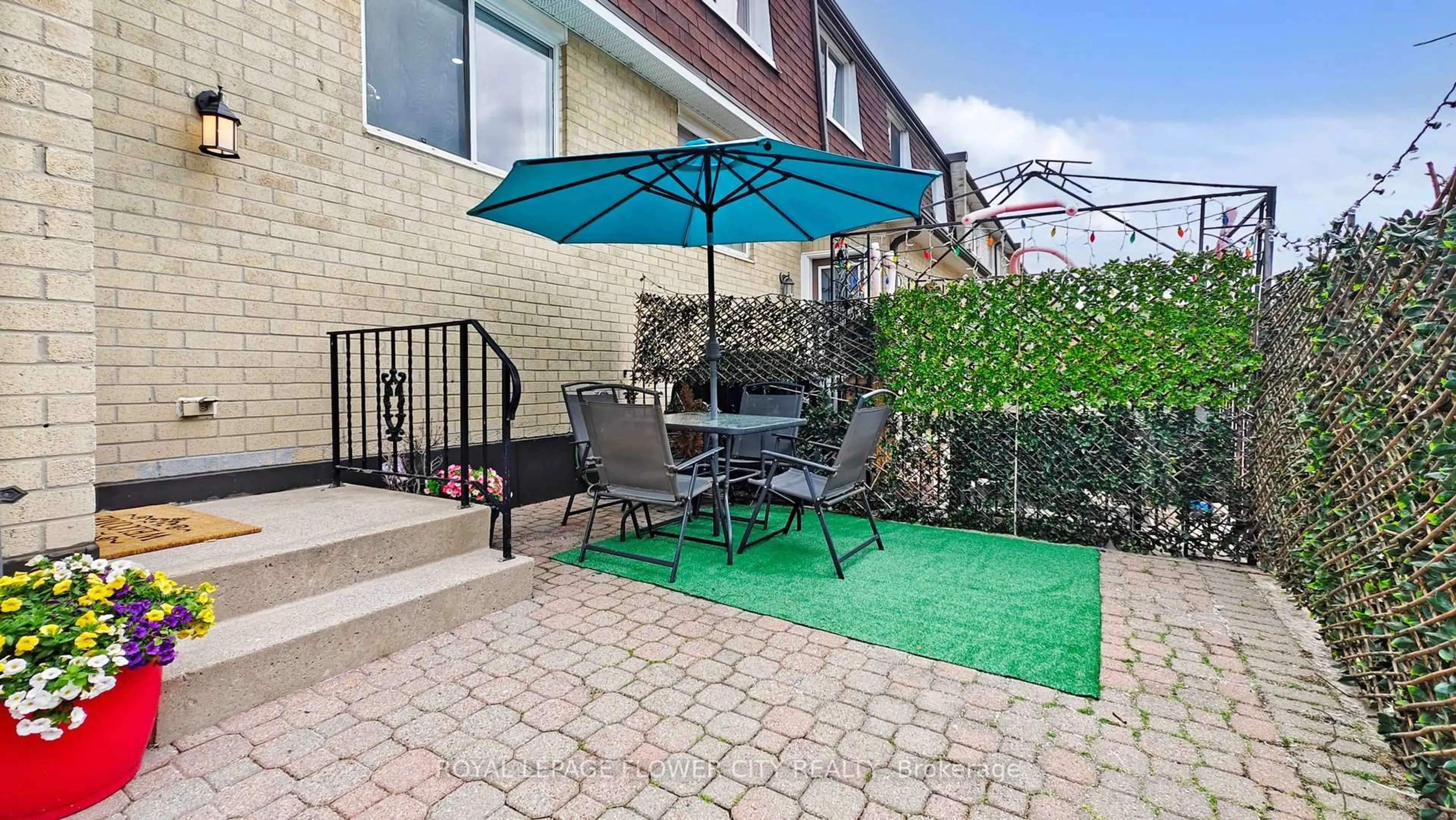 Patio, street for 2170 Bromsgrove Rd #141, Mississauga Ontario L5J 4J2