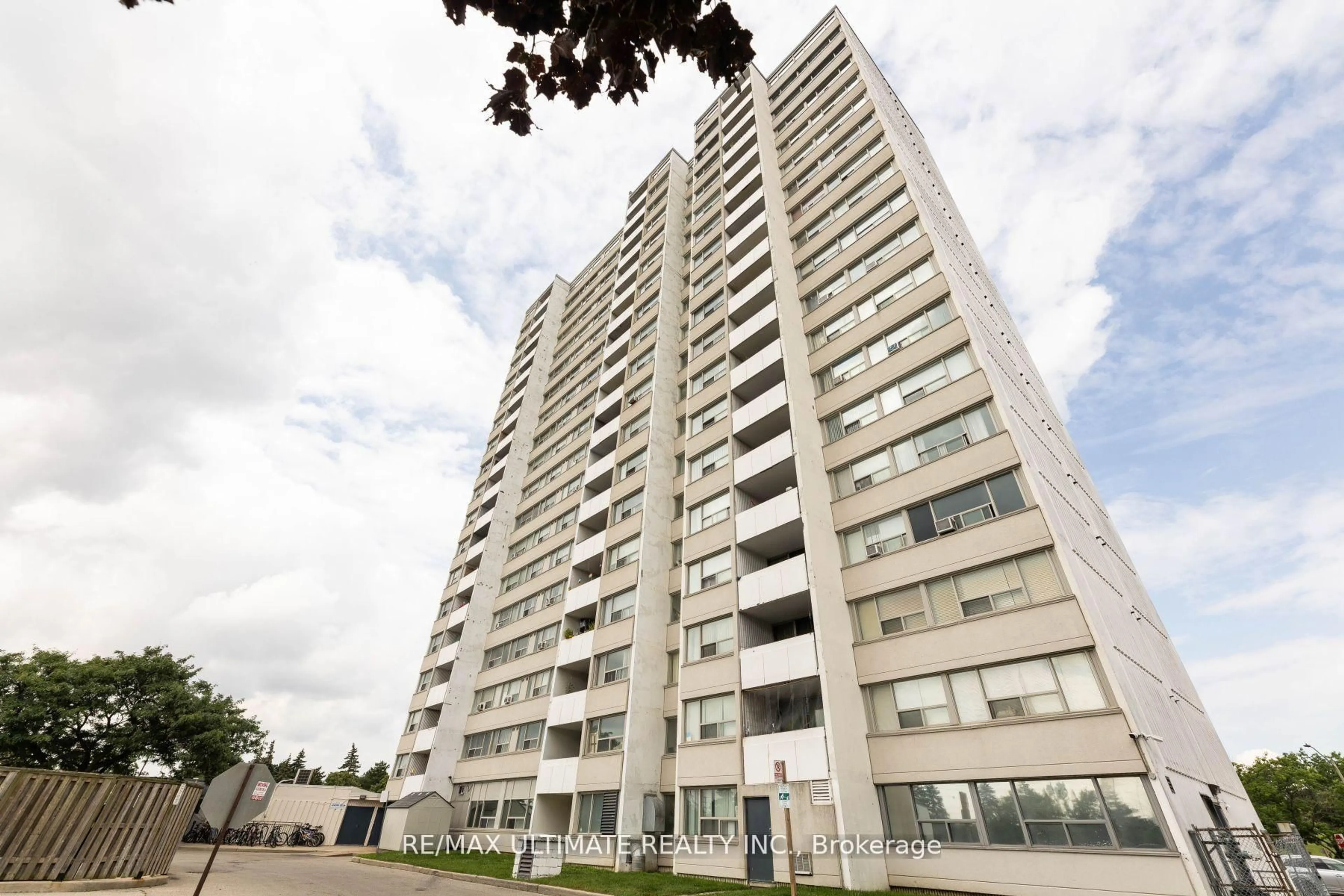 Unknown for 530 Lolita Garden #1007, Mississauga Ontario L5A 3T2