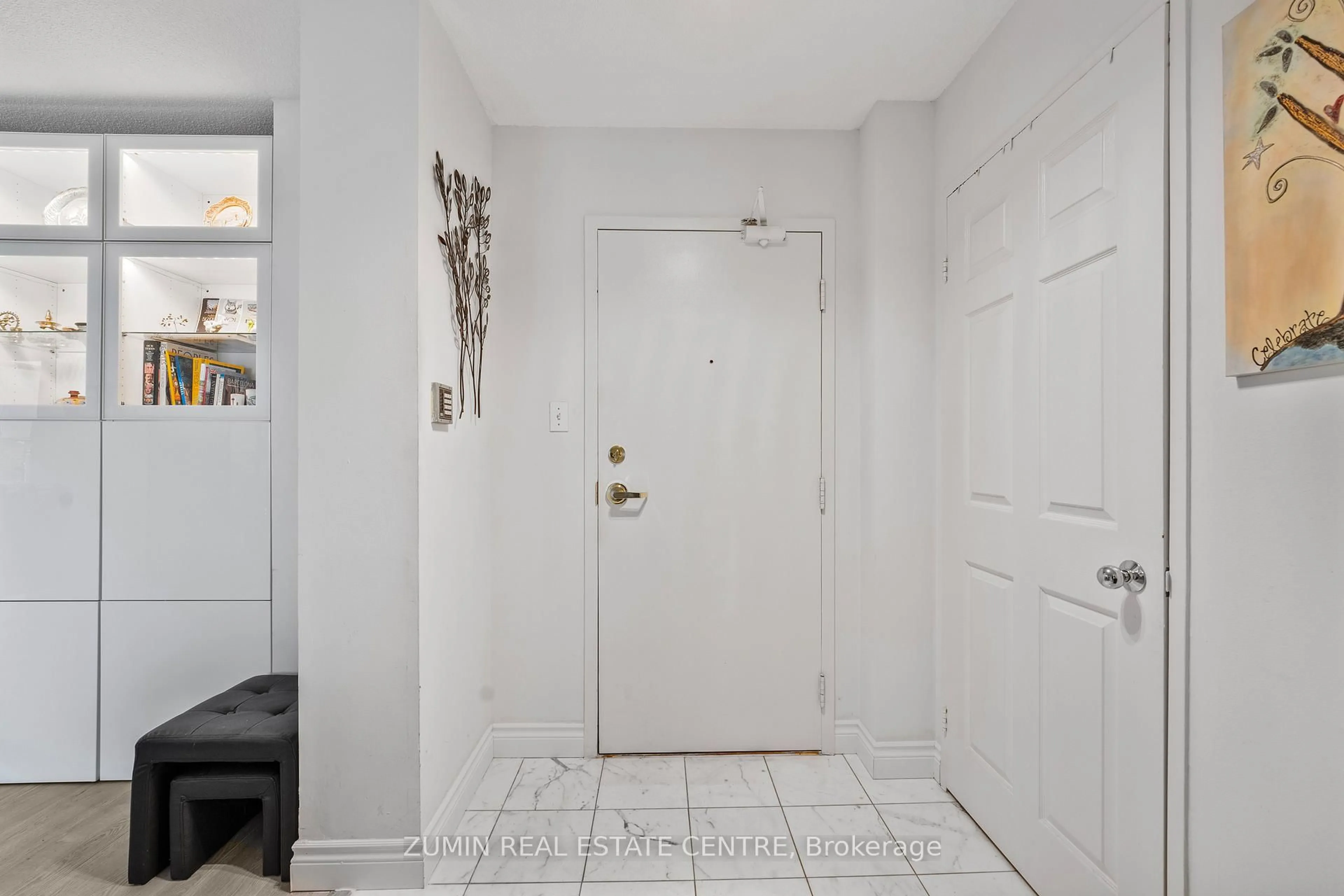Indoor entryway for 30 Malta Ave #1101, Brampton Ontario L6V 4A4