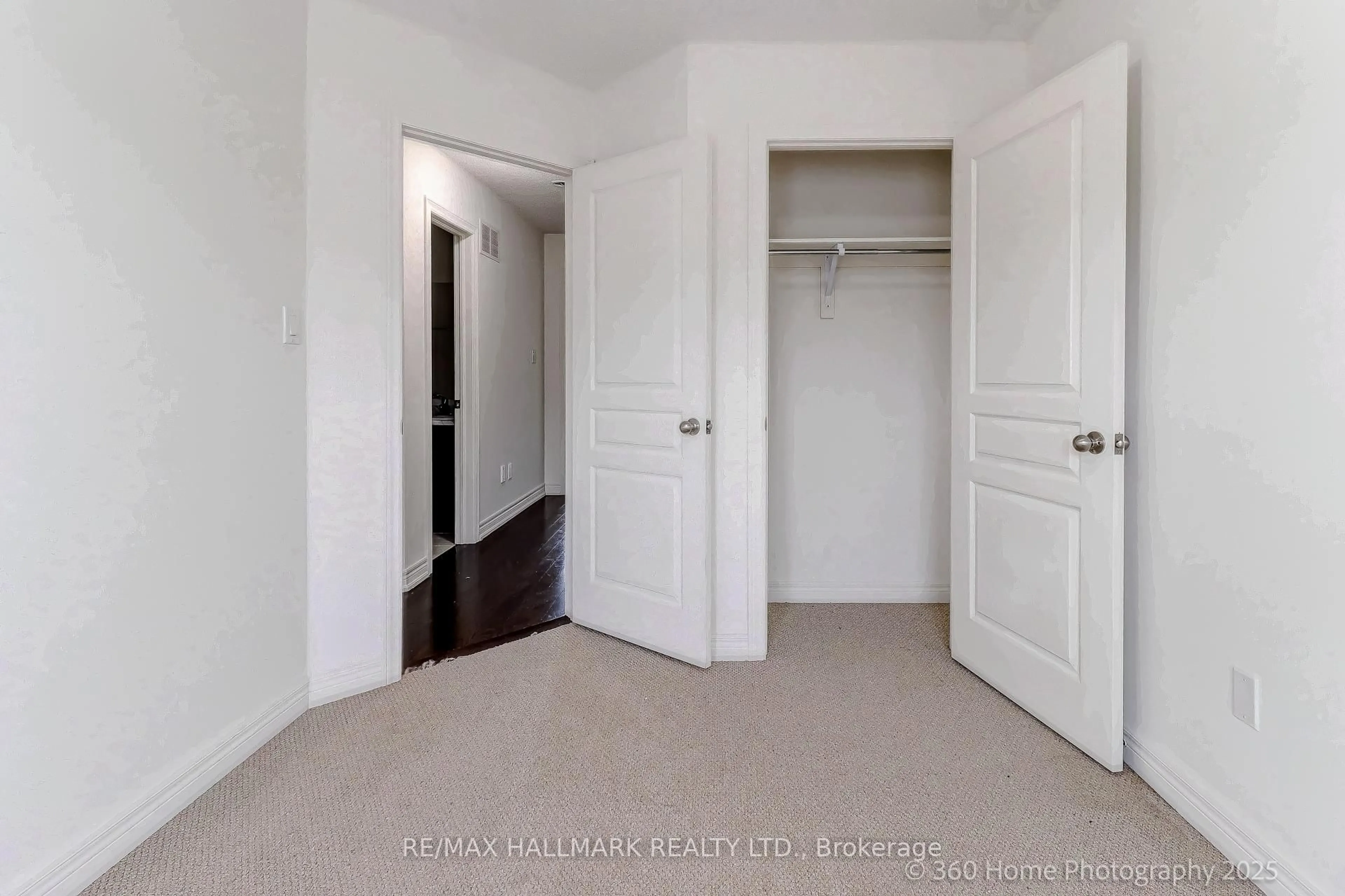 Unknown for 6 Aspen Hills Rd, Brampton Ontario L6Y 6E3