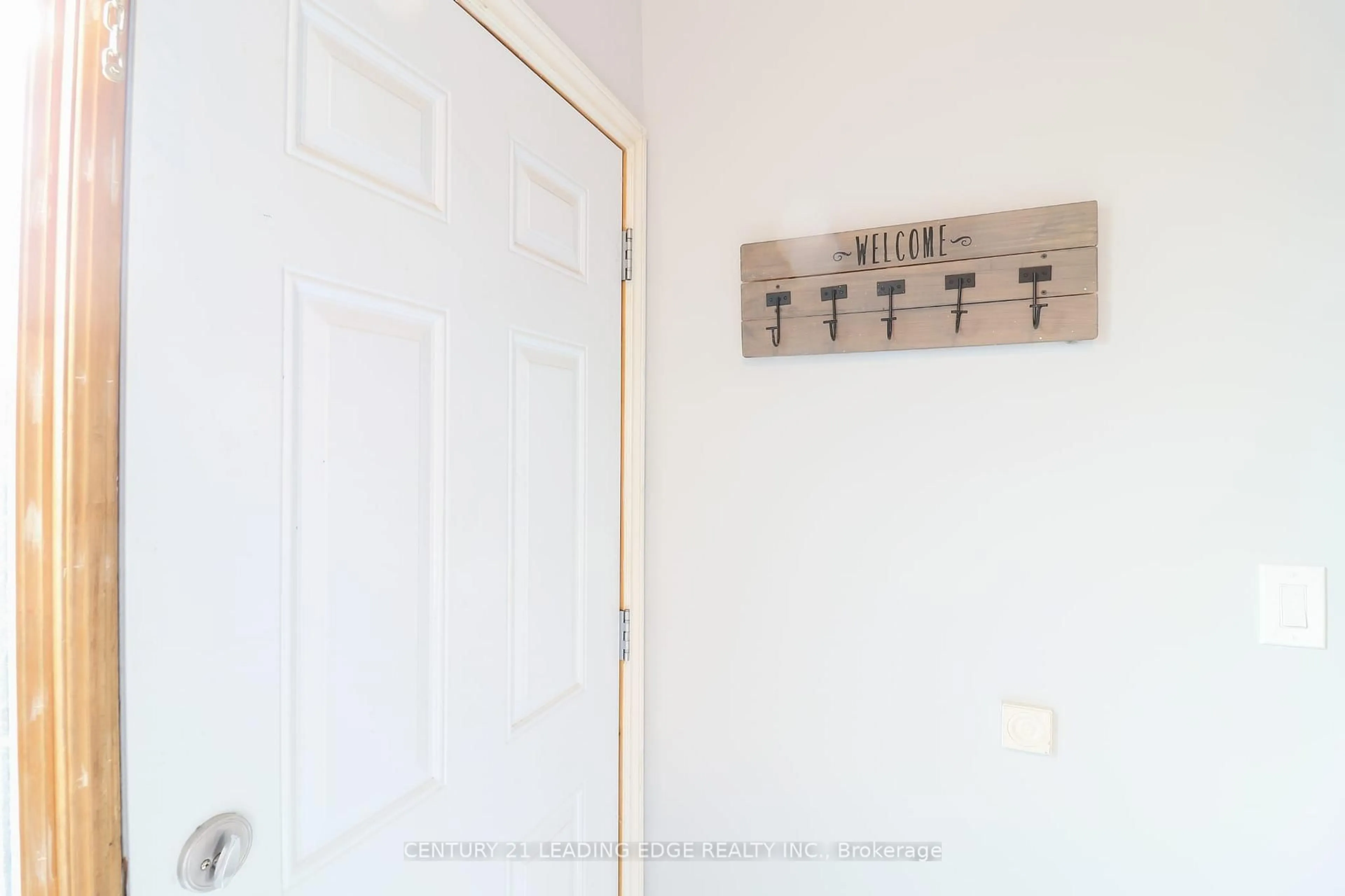 Indoor entryway for 2 Carleton Pl #2, Brampton Ontario L6T 3Z4