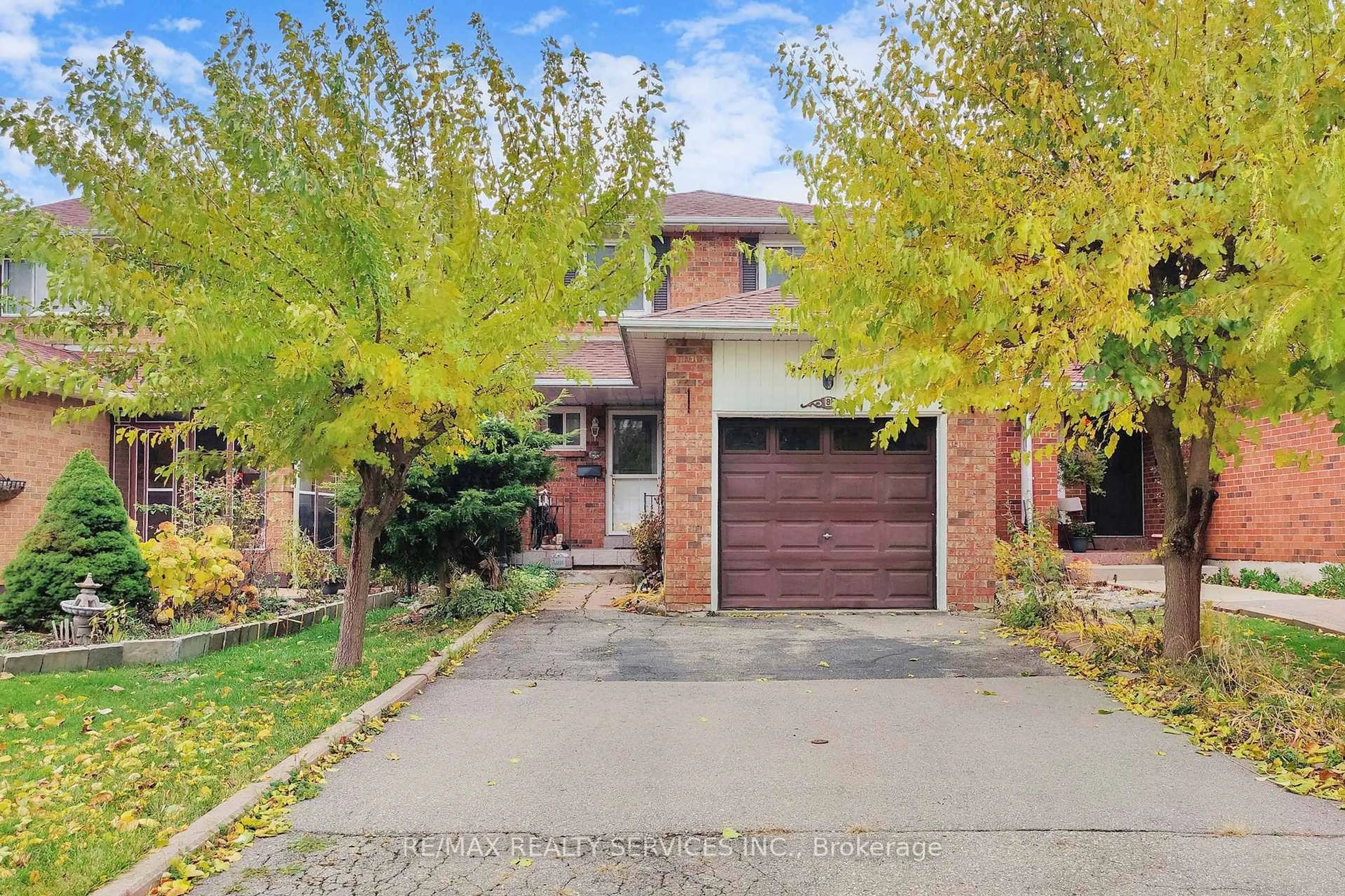 Home with brick exterior material, street for 8 Stephensen Crt, Brampton Ontario L6V 3X8