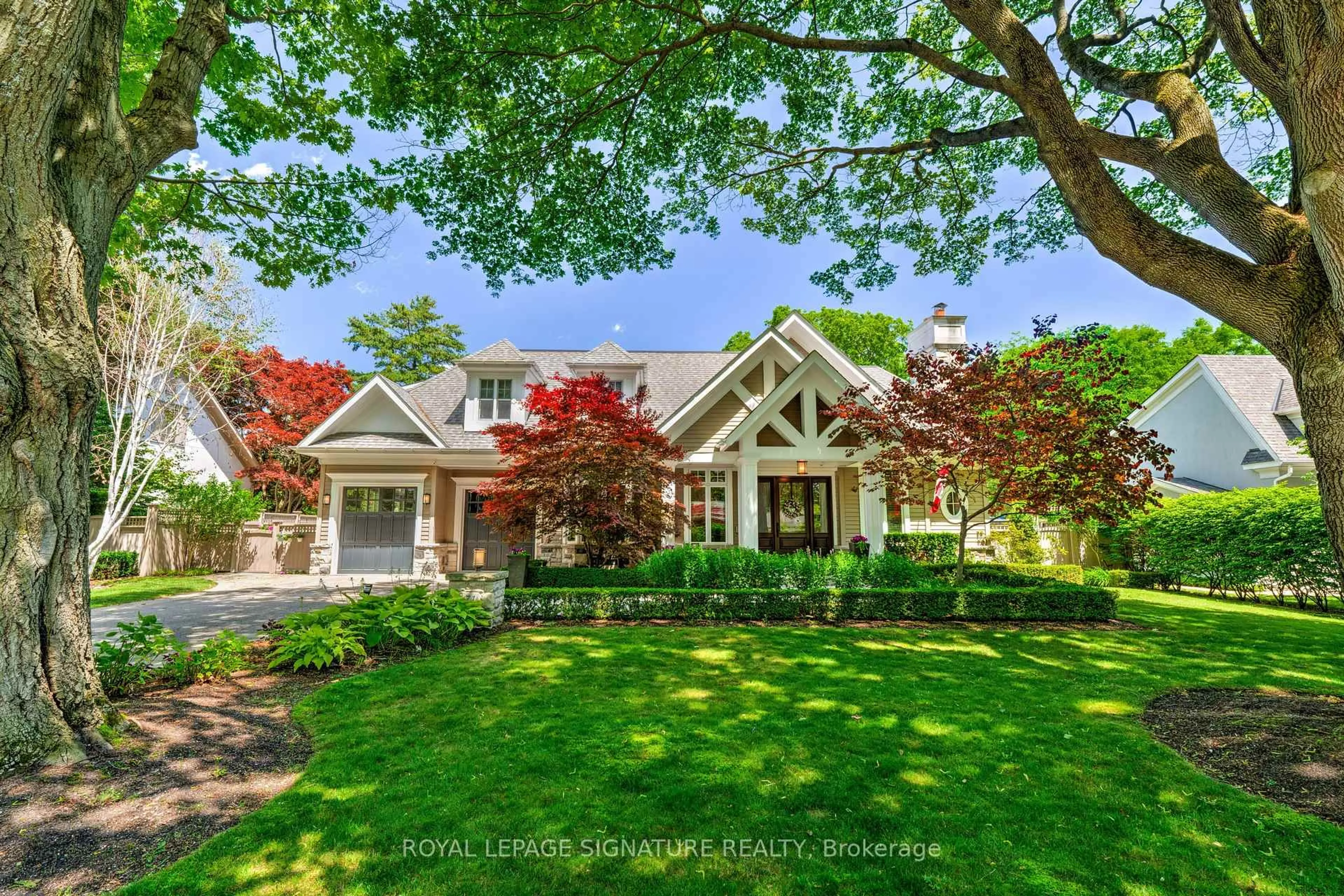 Home with brick exterior material, unknown for 71 Ennisclare Dr, Oakville Ontario L6J 4N3