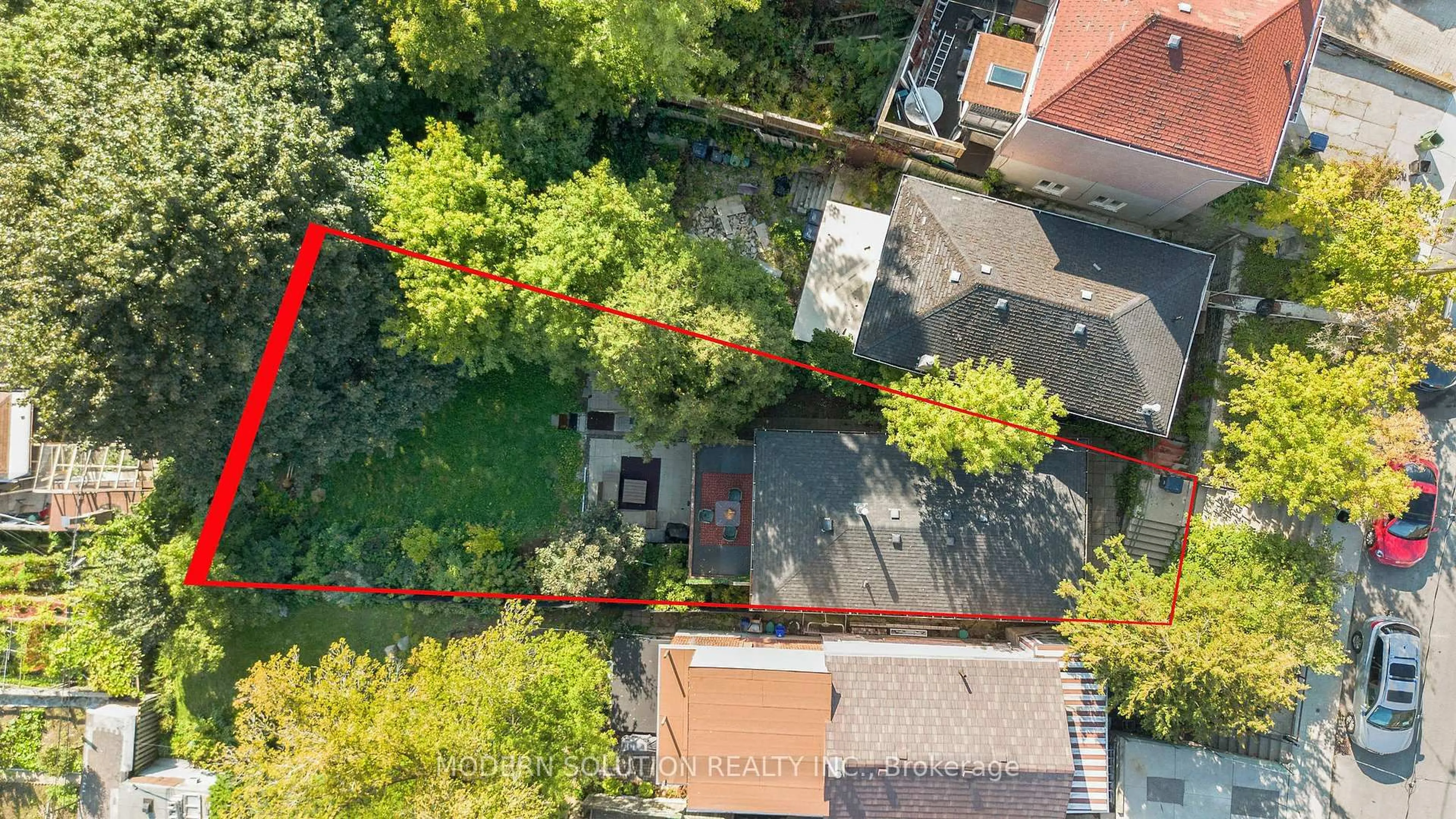 A pic from outside/outdoor area/front of a property/back of a property/a pic from drone, city buildings view from balcony for 5A Dynevor Rd, Toronto Ontario M6E 3W7