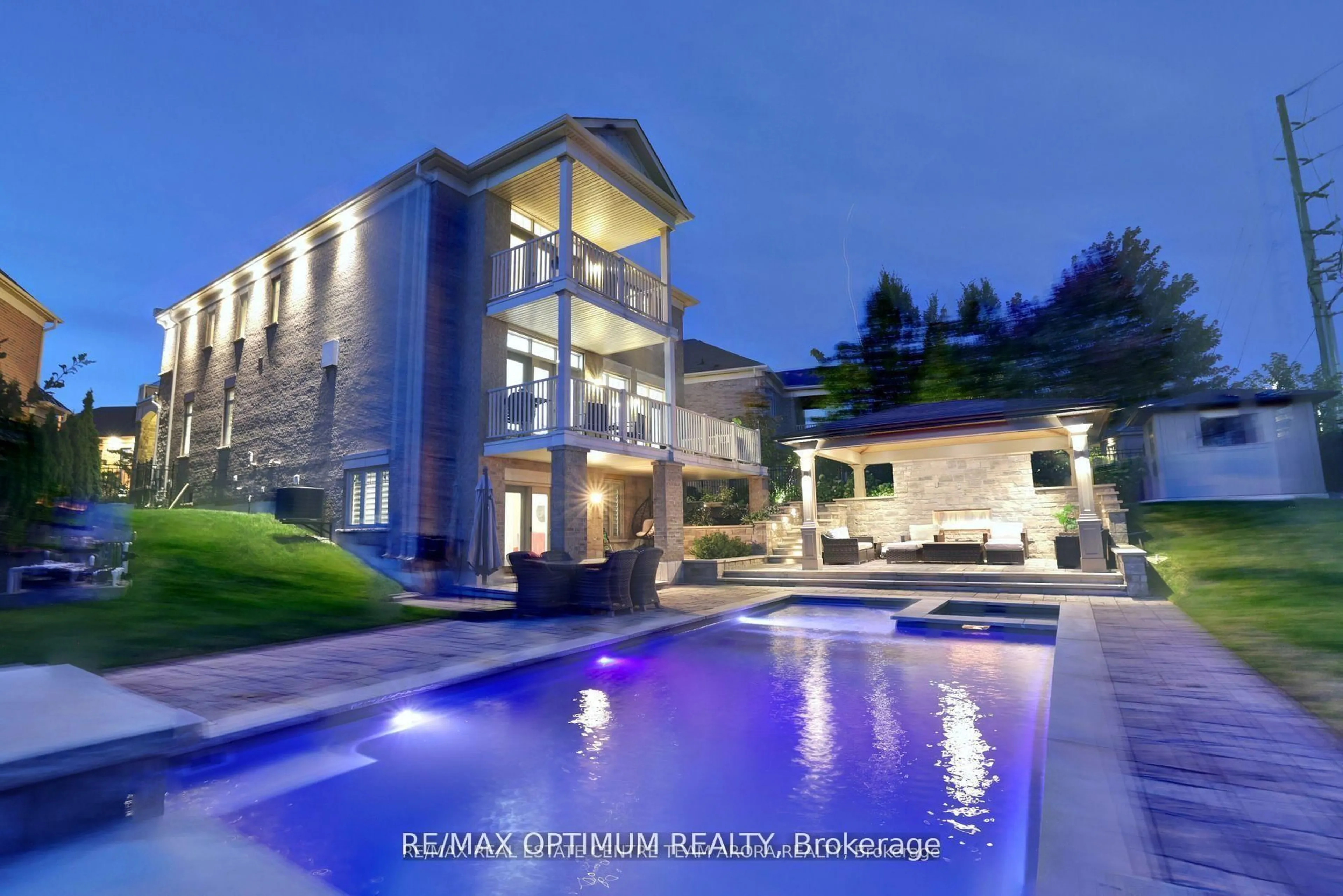 Pool for 150 Coastline Dr, Brampton Ontario L6Y 0S2