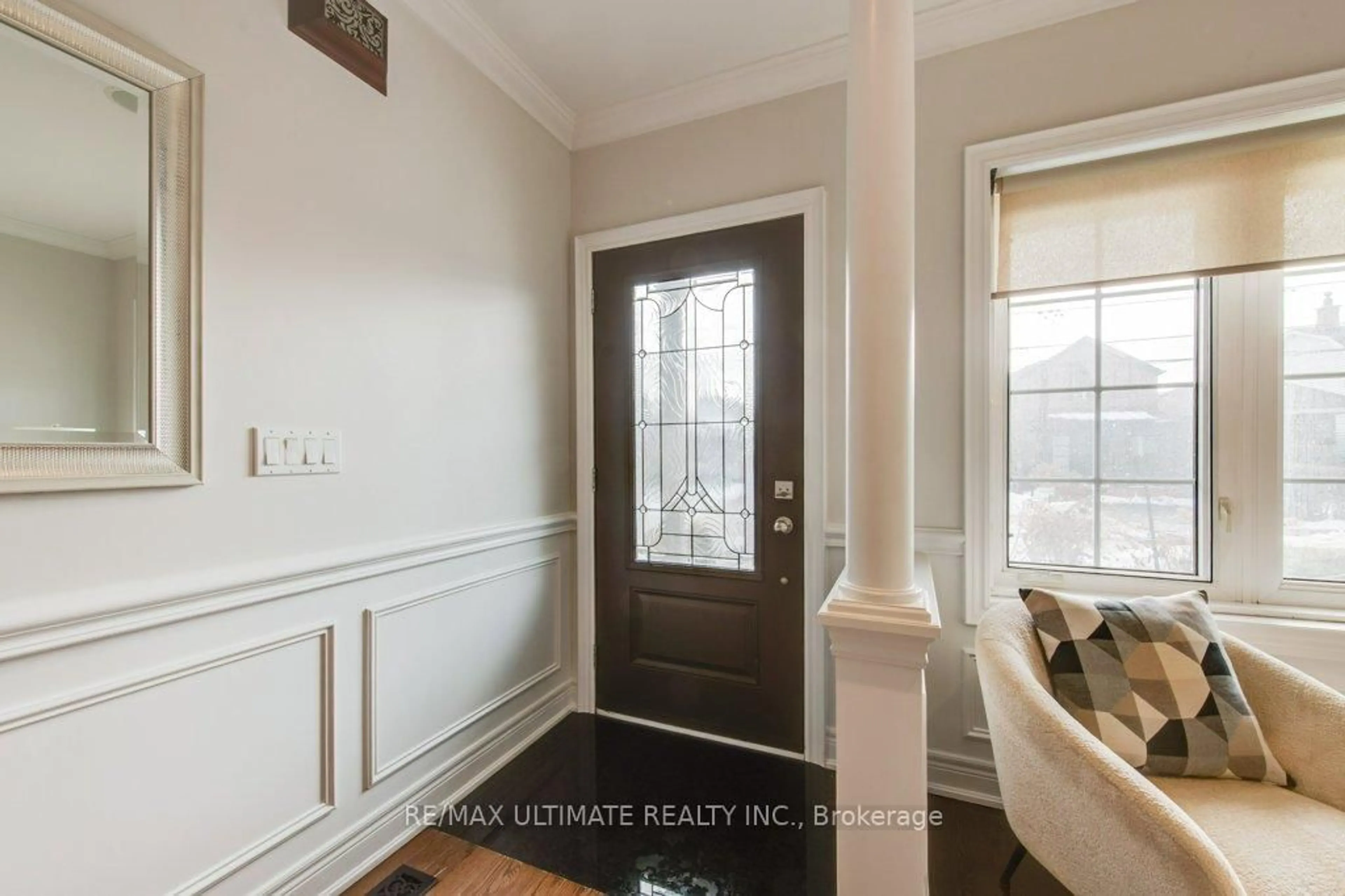 Indoor entryway for 62 Teignmouth Ave, Toronto Ontario M6E 1S9