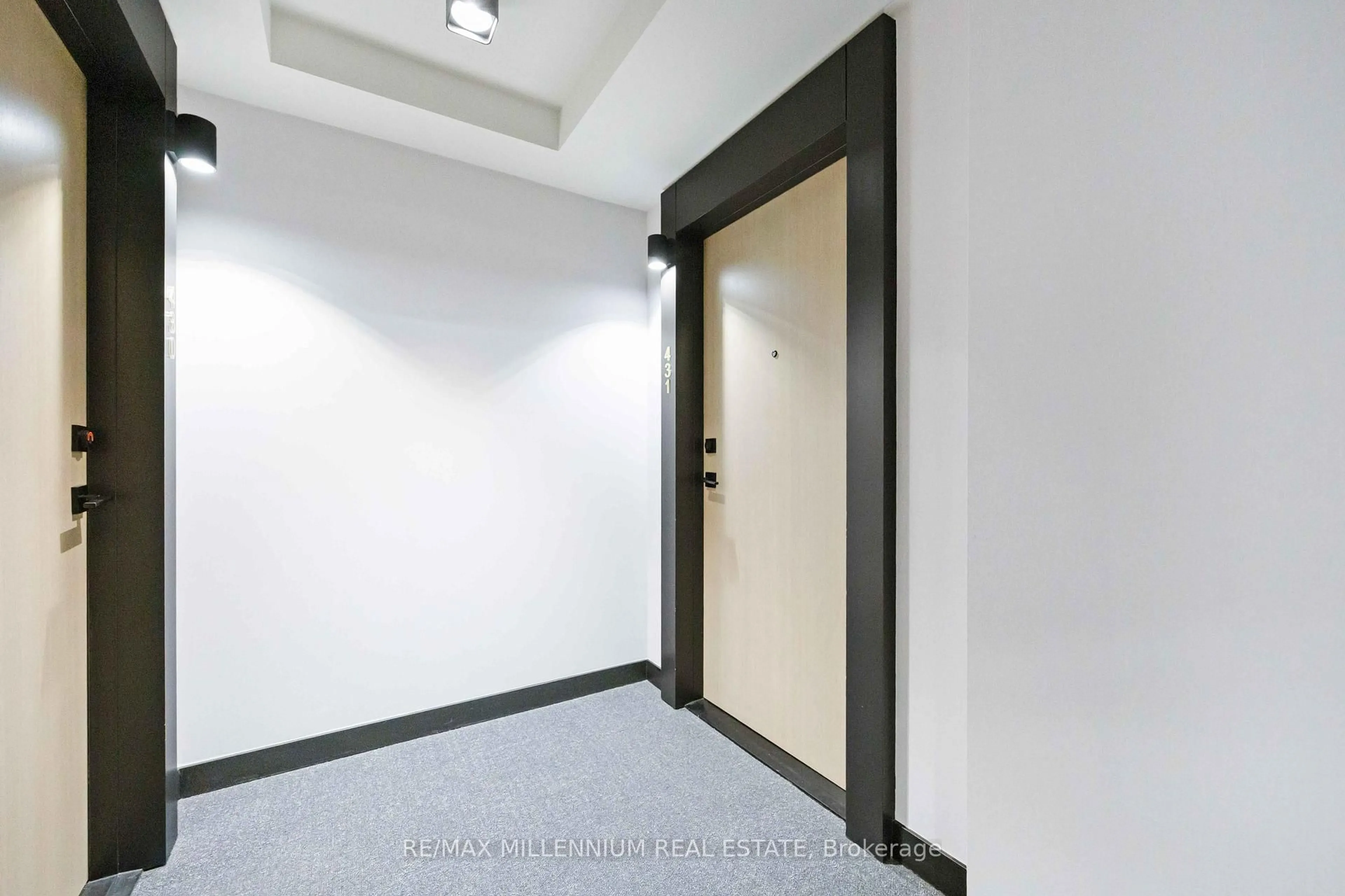 Indoor foyer for 36 Zorra St #431, Toronto Ontario M8Z 0G5