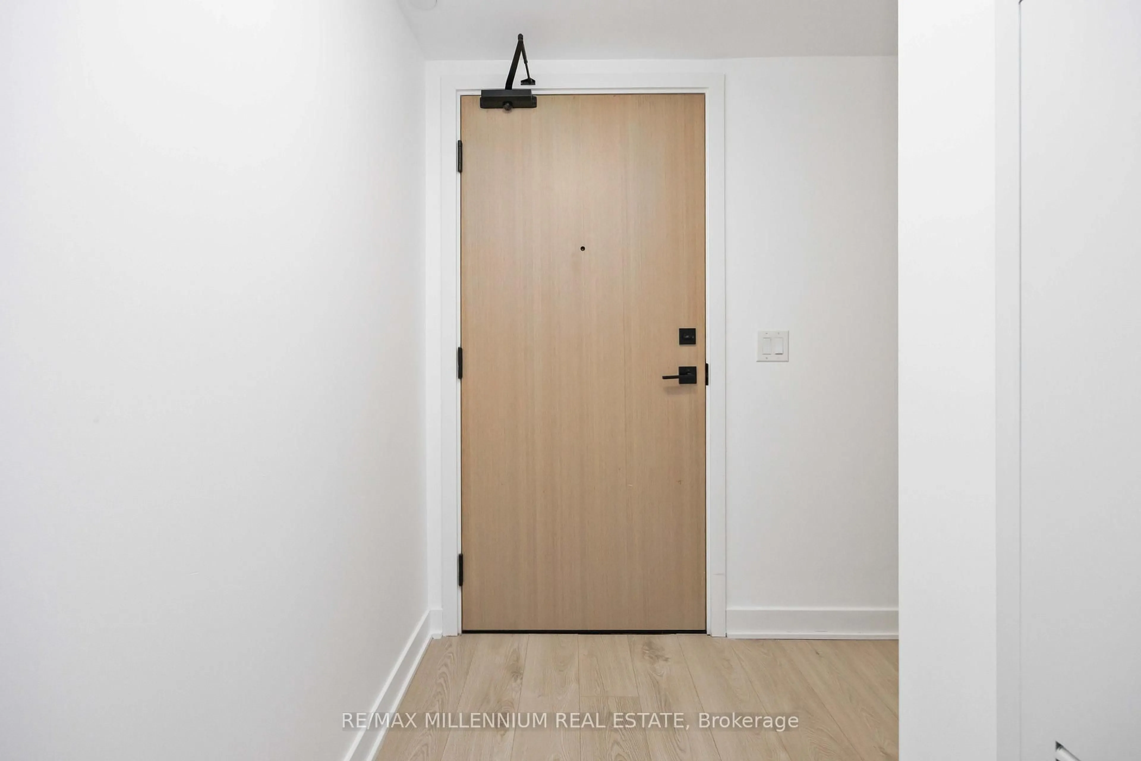 Indoor entryway for 36 Zorra St #431, Toronto Ontario M8Z 0G5