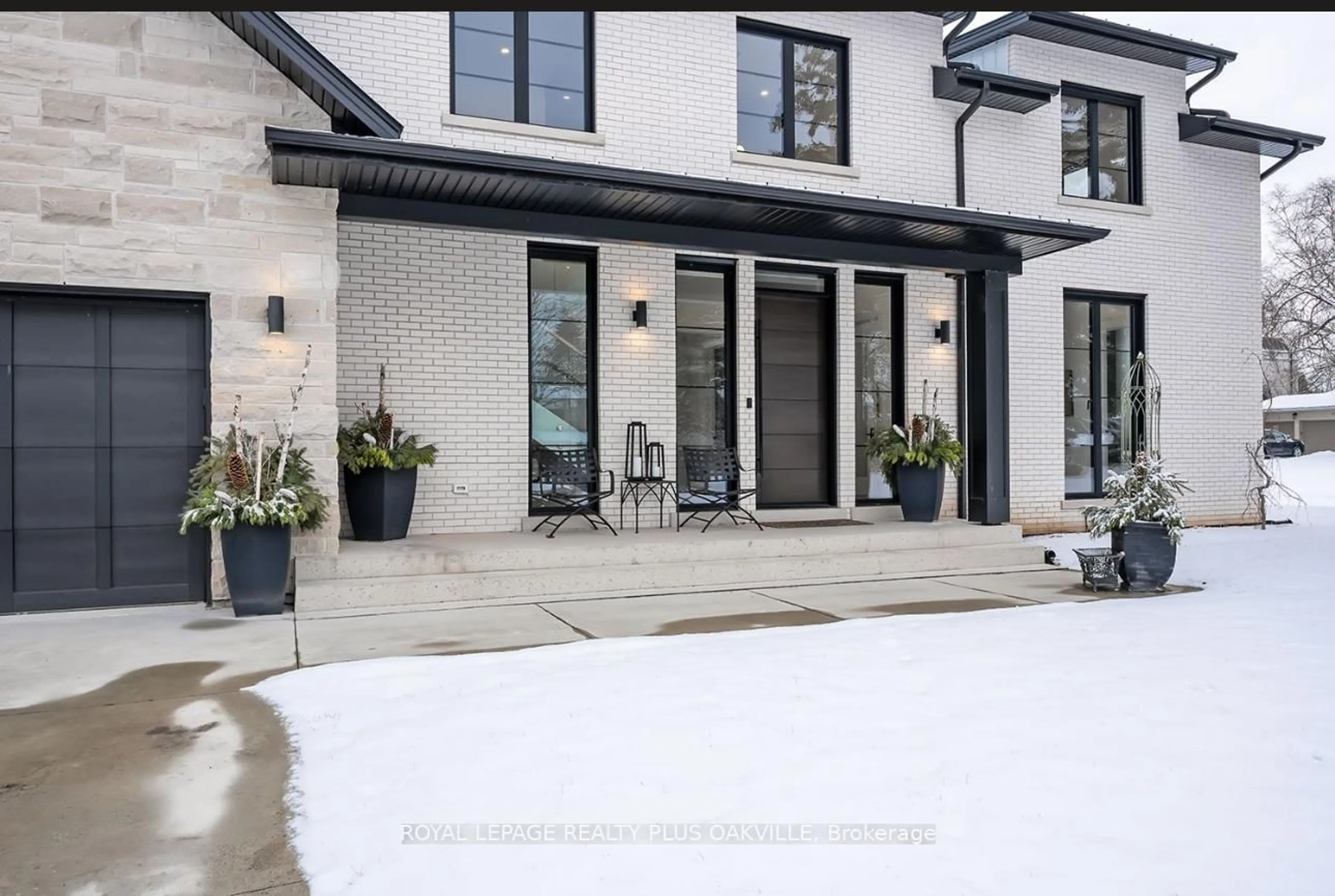 Patio, street for 234 Walby Dr, Oakville Ontario L6L 4E5