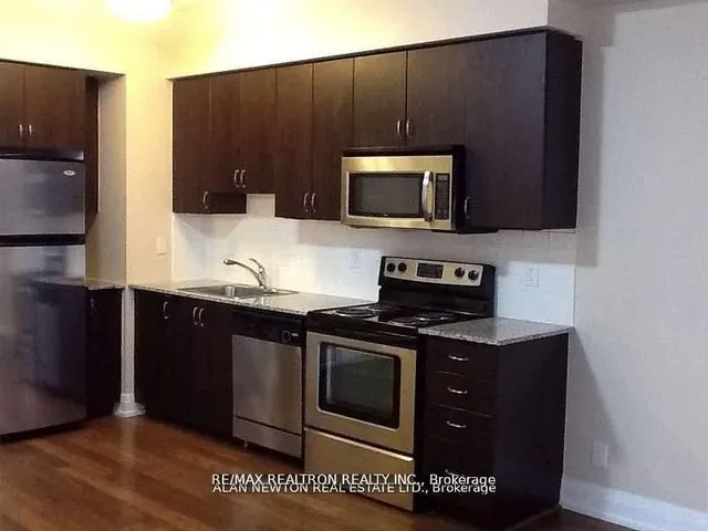 1 De Boers Dr #314, Toronto 3