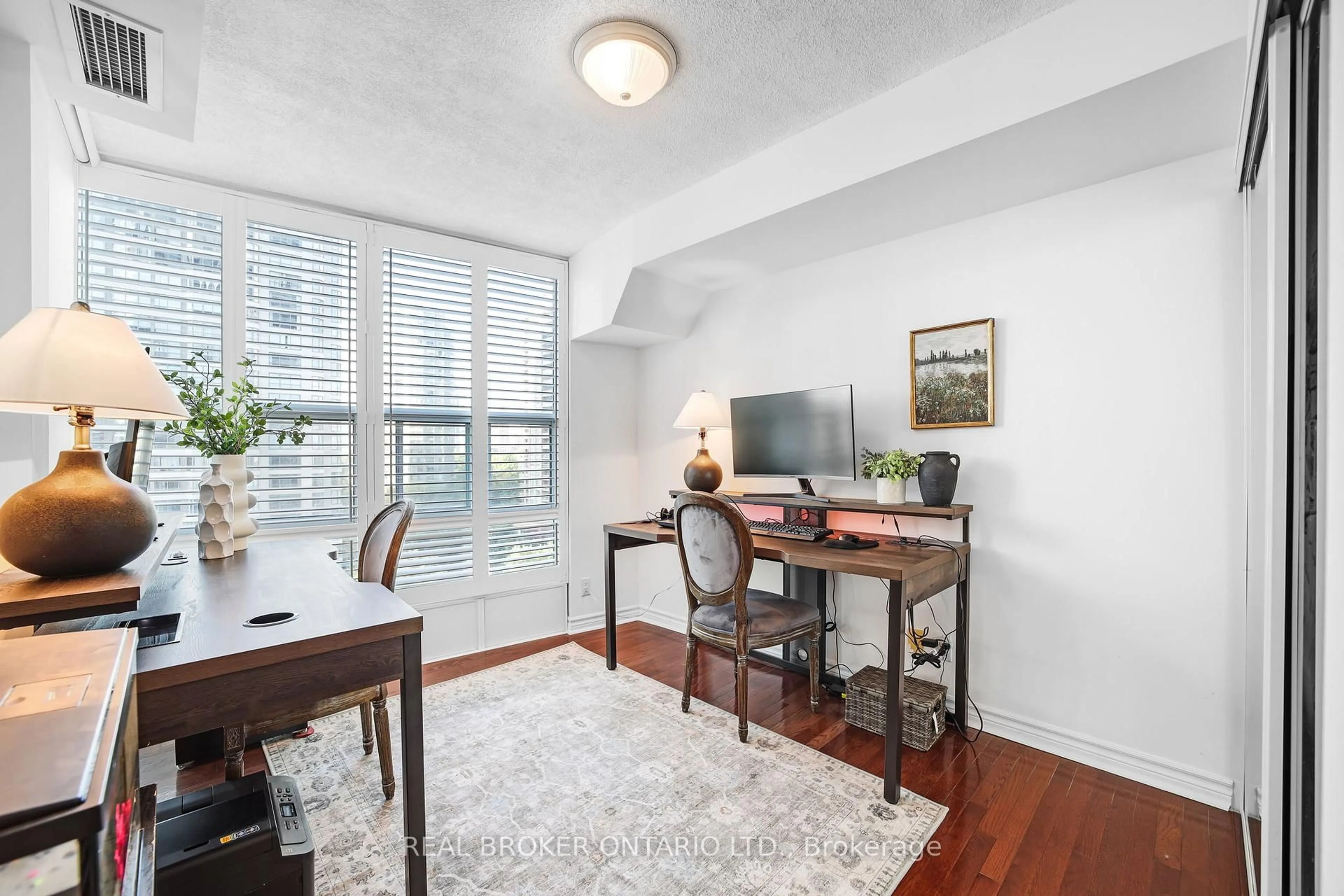 Unknown for 1 Elm Dr #1005, Mississauga Ontario L5B 4M1