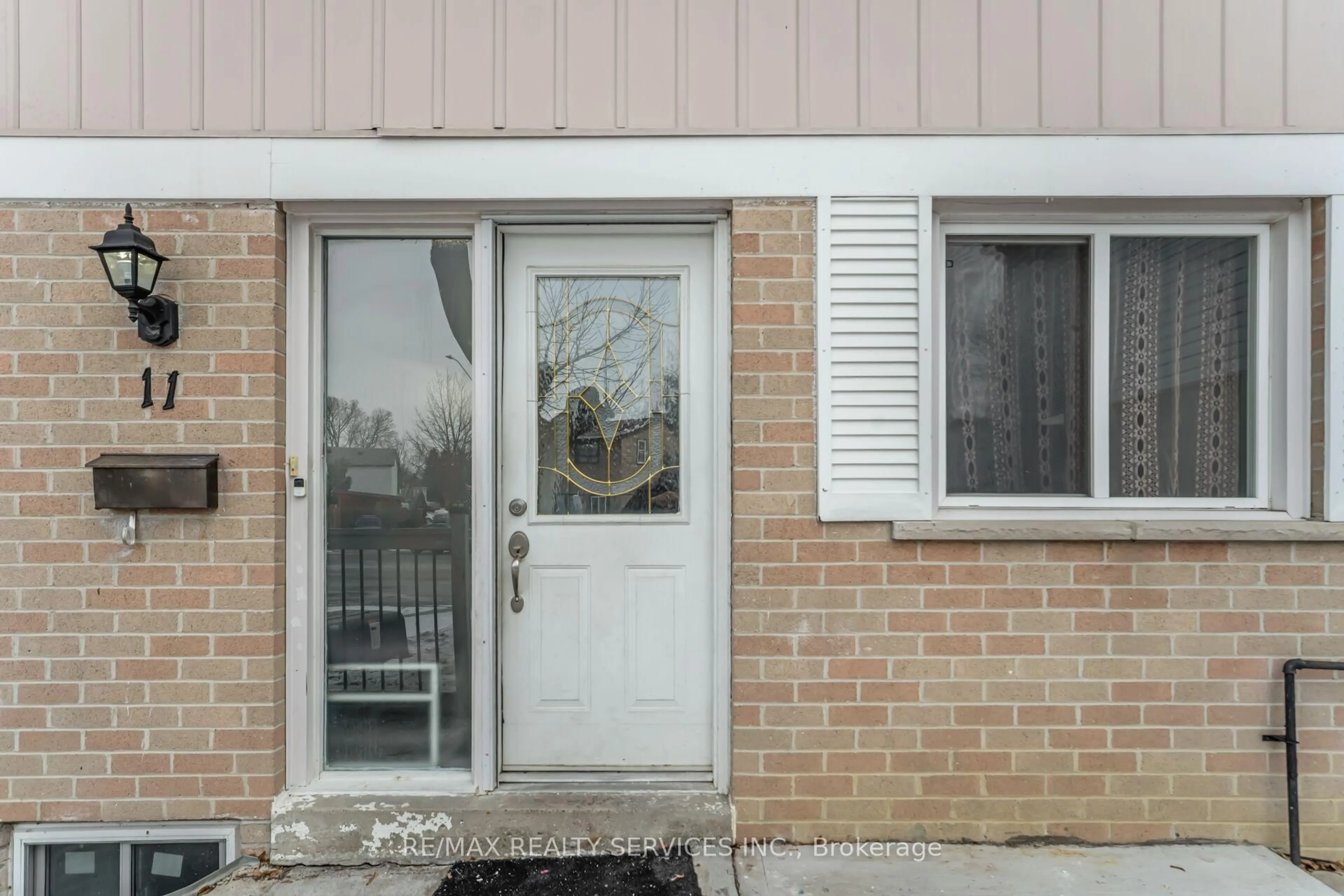 Unknown for 11 Juliette Sq, Brampton Ontario L6S 2M6