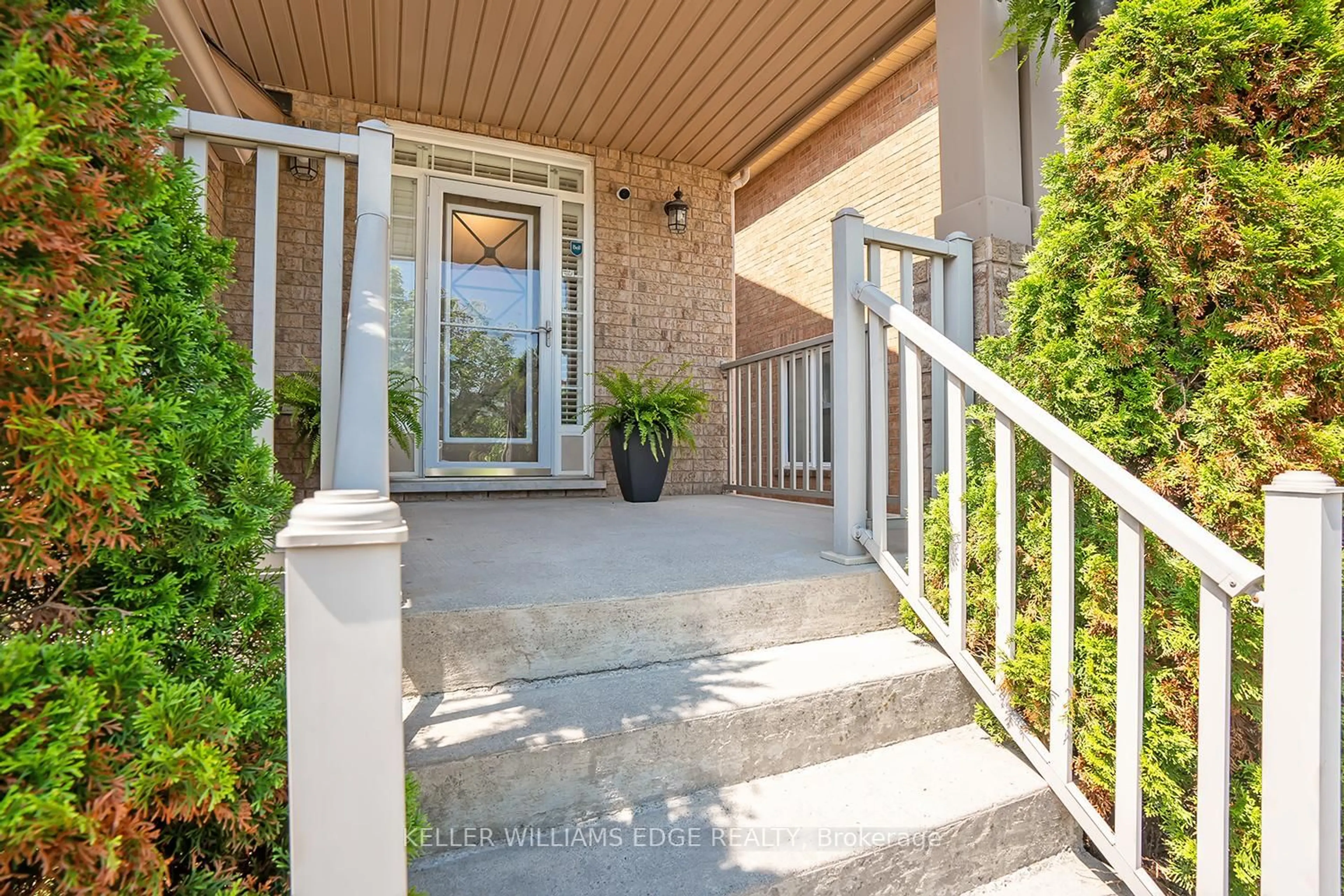 Indoor entryway for 5586 Churchill Meadows Blvd, Mississauga Ontario L5M 6M6