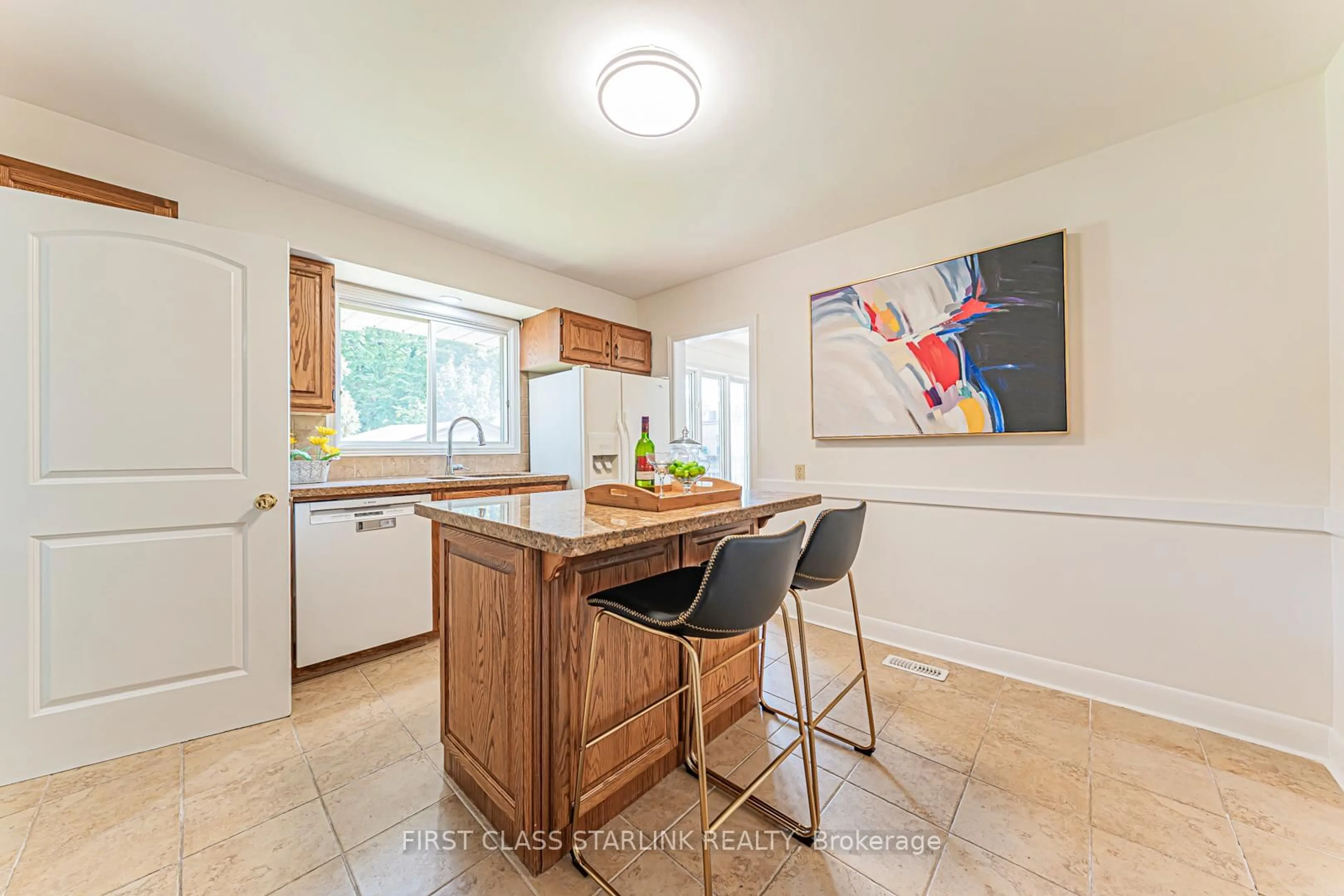 Open concept kitchen, ceramic/tile floor for 621 Dynes Rd, Burlington Ontario L7N 2V4