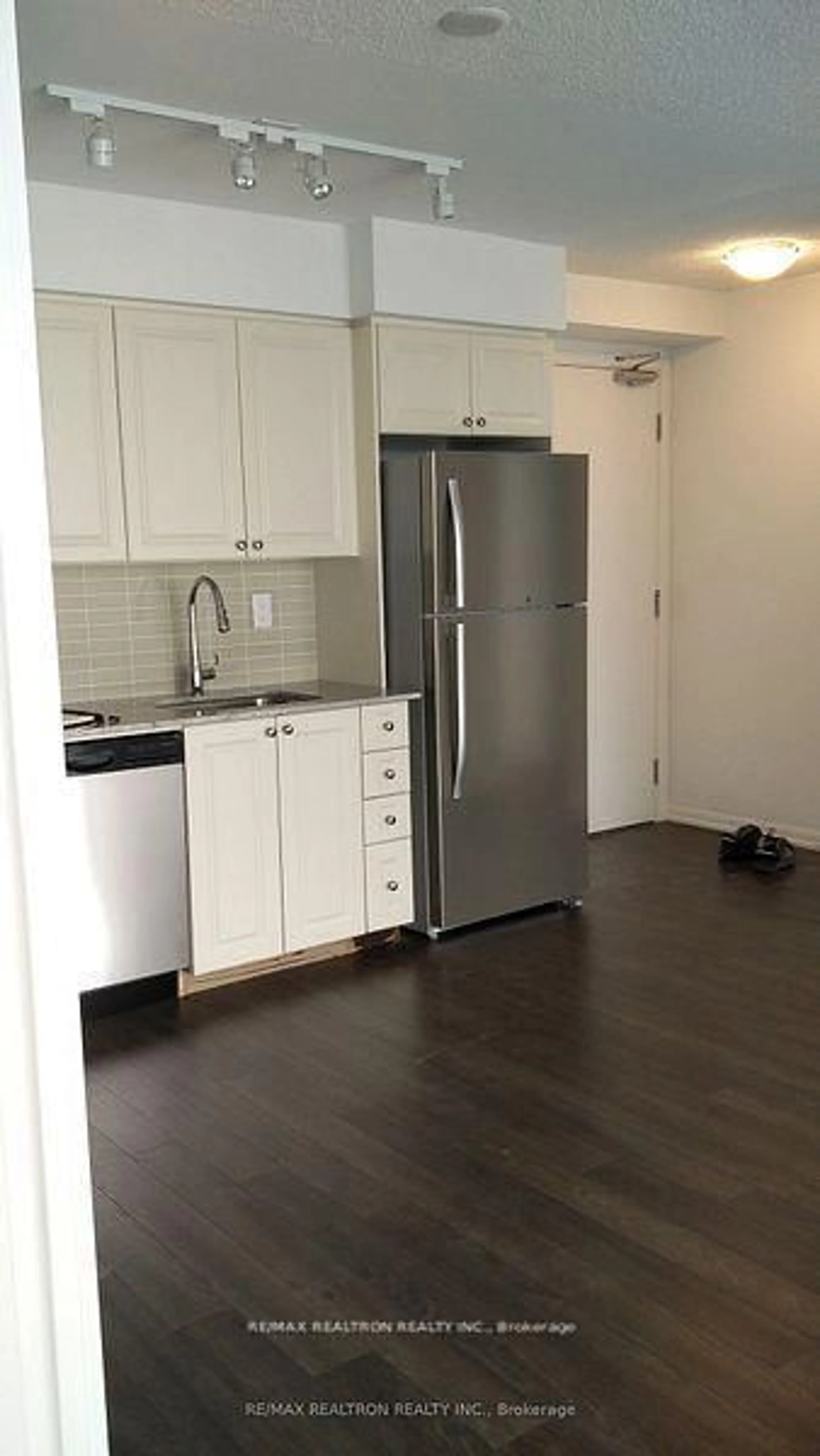 Standard kitchen, unknown for 830 Lawrence Ave #917, Toronto Ontario M6A 0A2