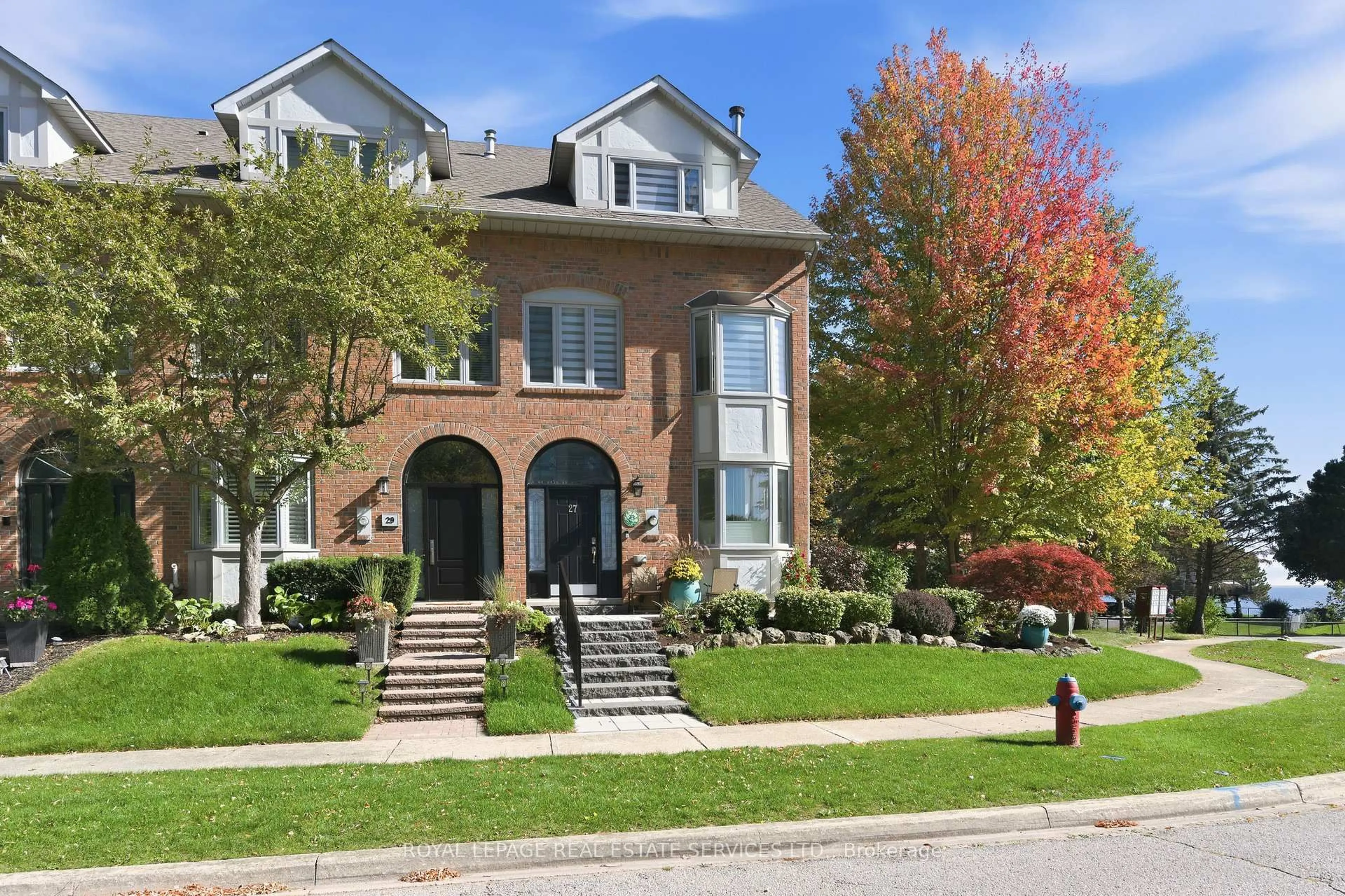 Home with brick exterior material, street for 27 Southaven Pl, Oakville Ontario L6L 6L2