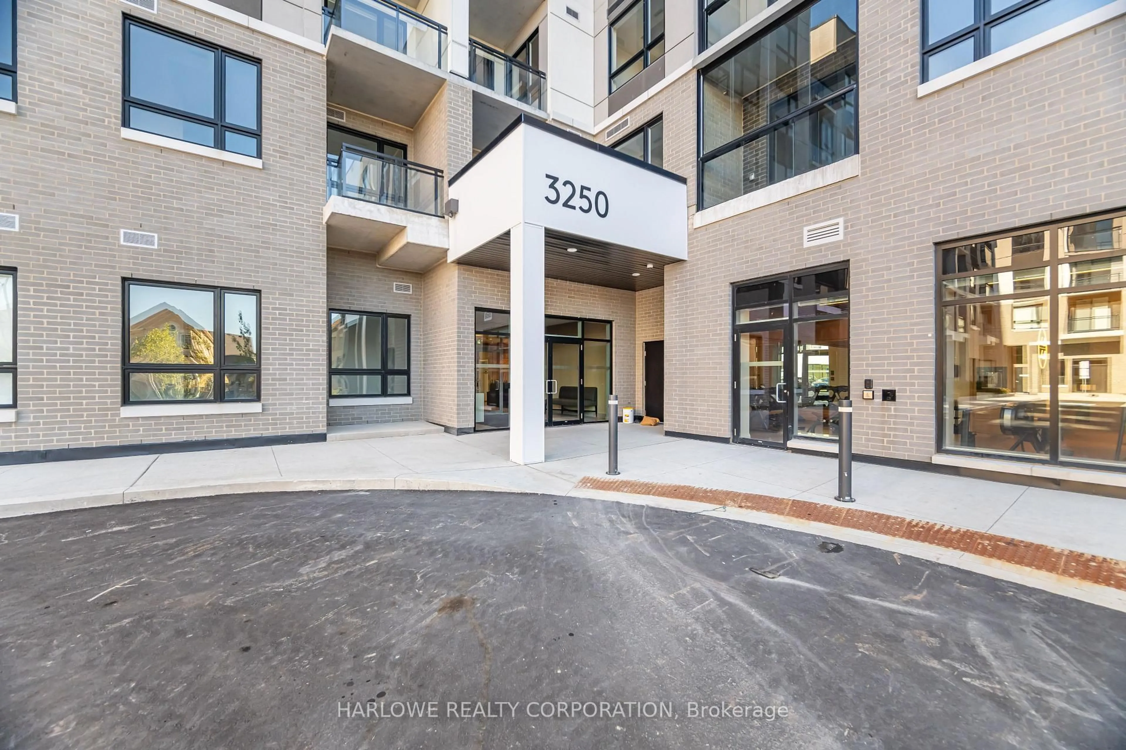 Unknown for 3250 Carding Mill Tr #103, Oakville Ontario L6M 1L3