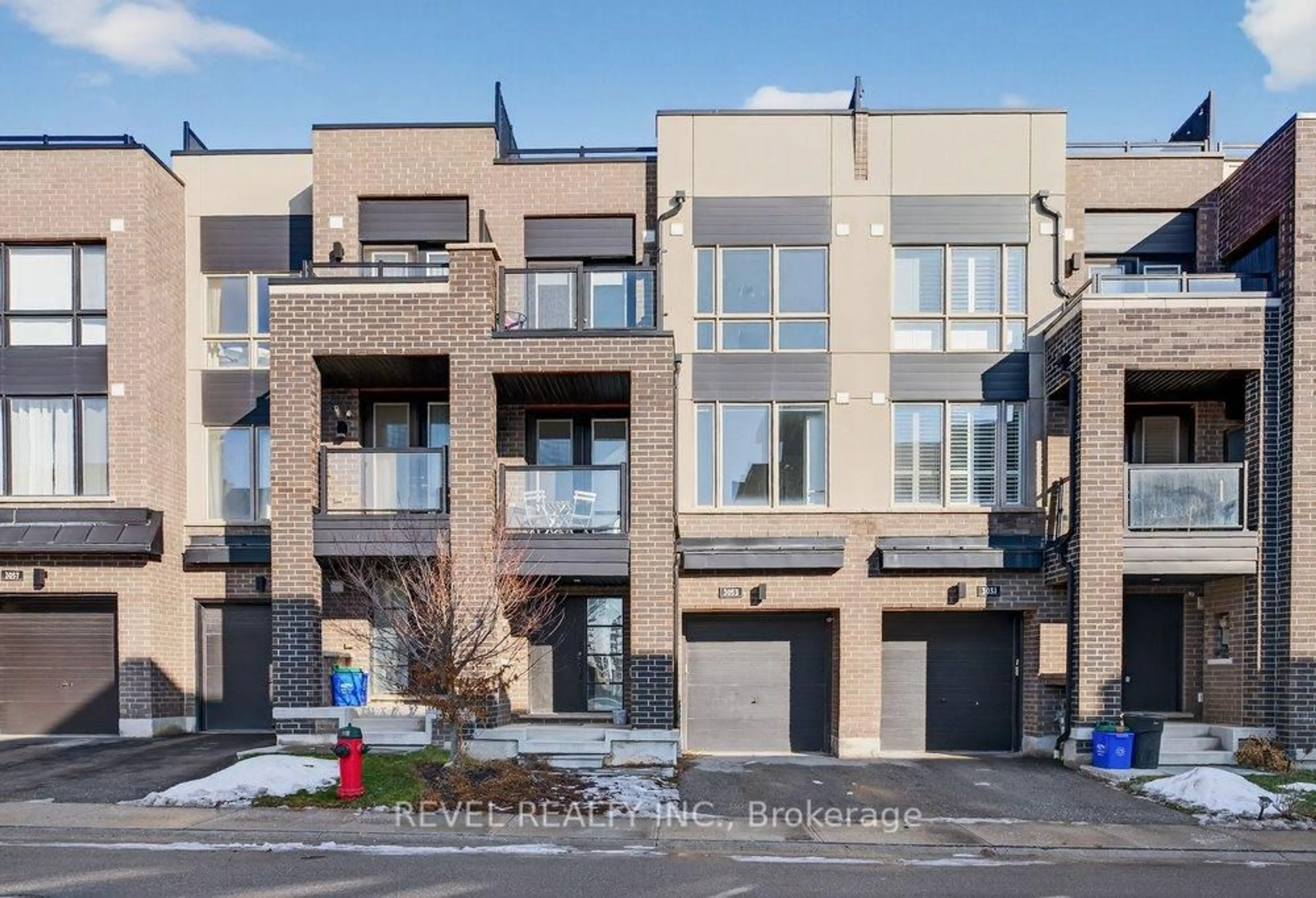 Home with brick exterior material, street for 3053 Blacktusk Common, Oakville Ontario L6H 0R9