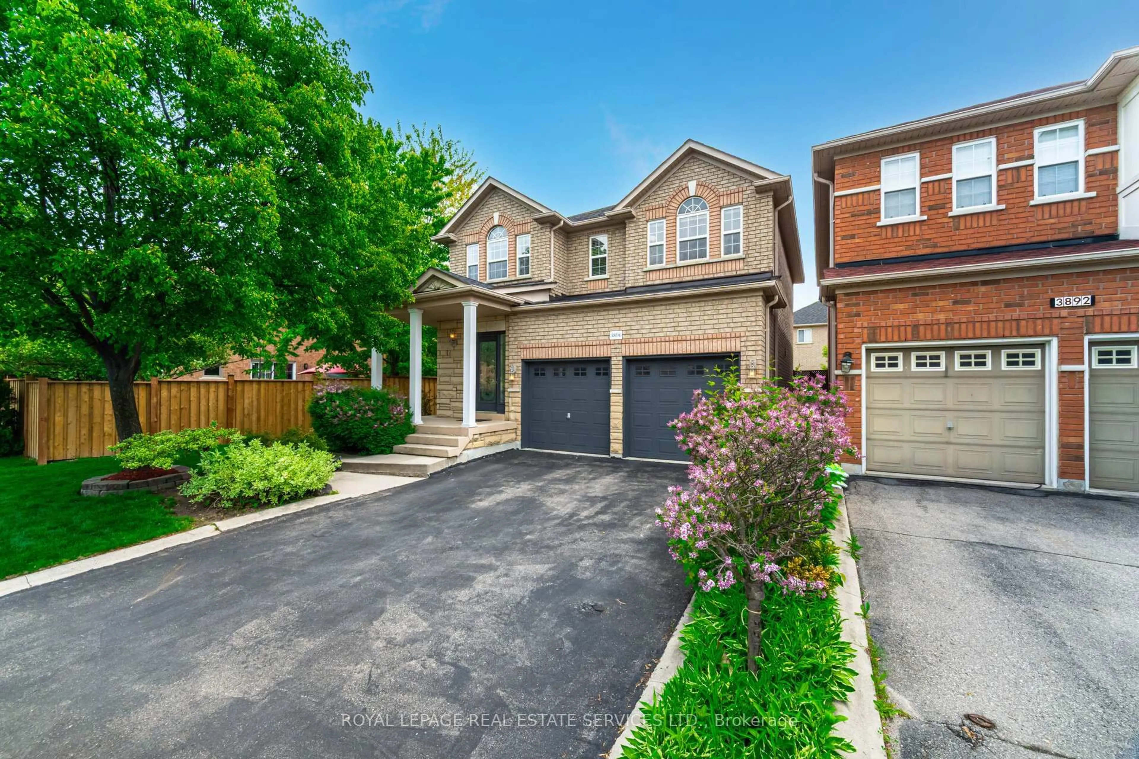 Home with brick exterior material, street for 3896 Bloomington Cres, Mississauga Ontario L5M 7H4