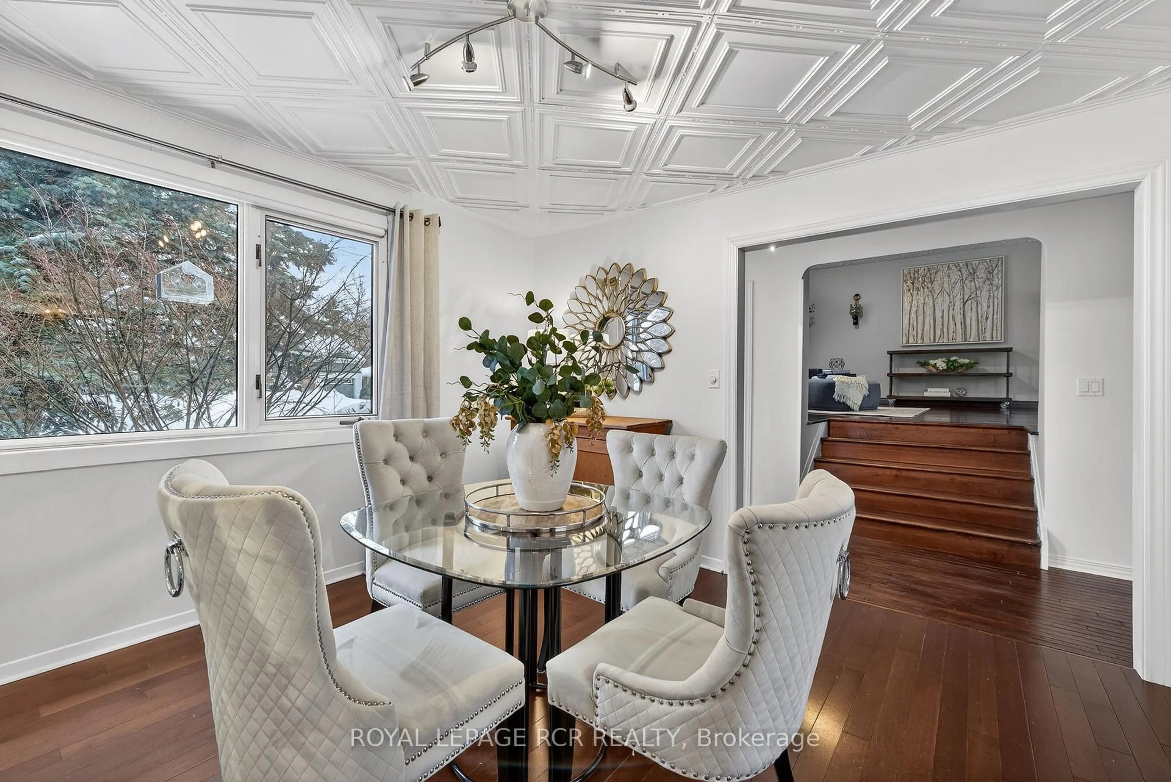 Dining room, unknown for 11 Hilltop Dr, Caledon Ontario L7C 1K7