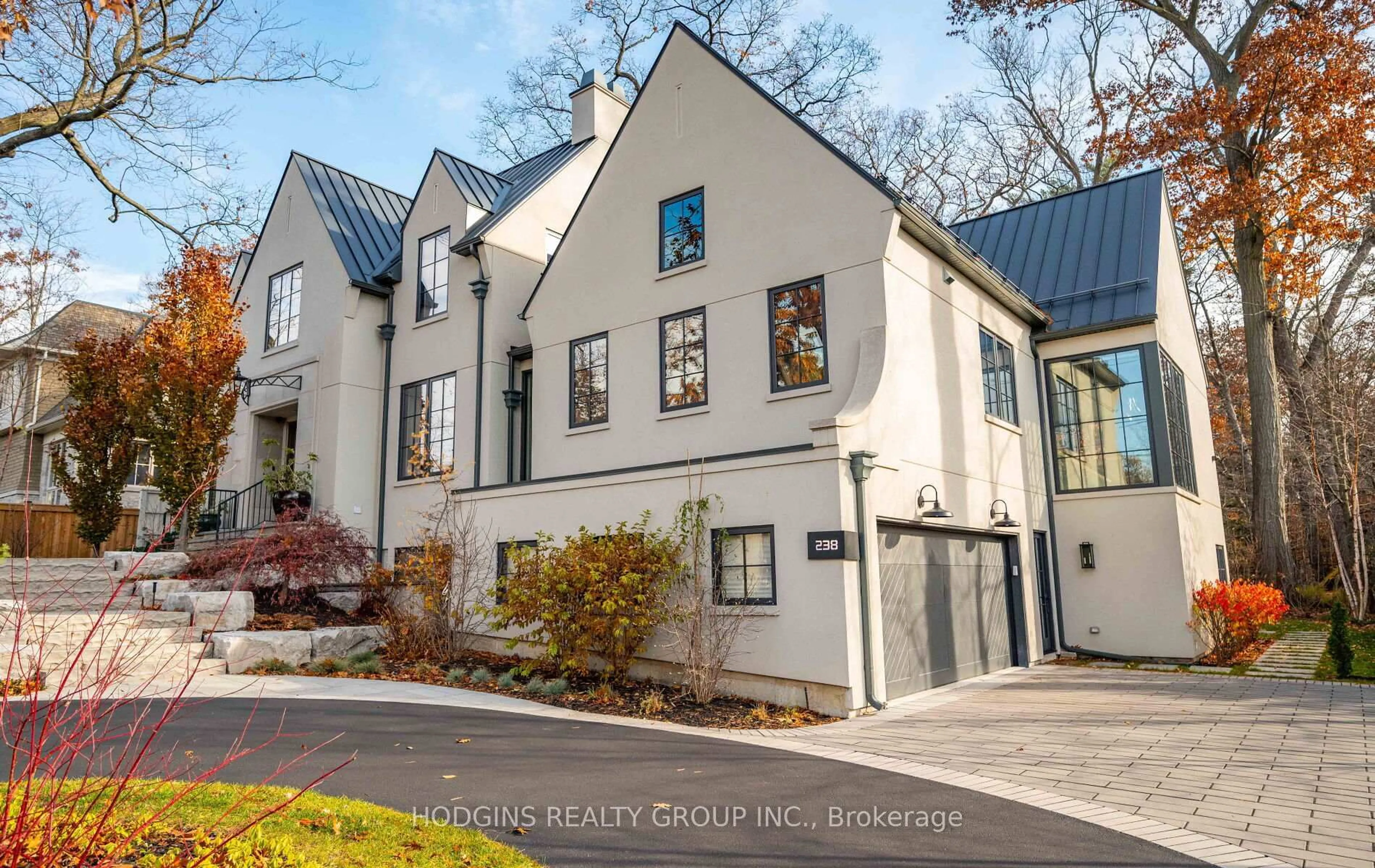 Home with brick exterior material, street for 238 Mineola Rd, Mississauga Ontario L5G 2X4