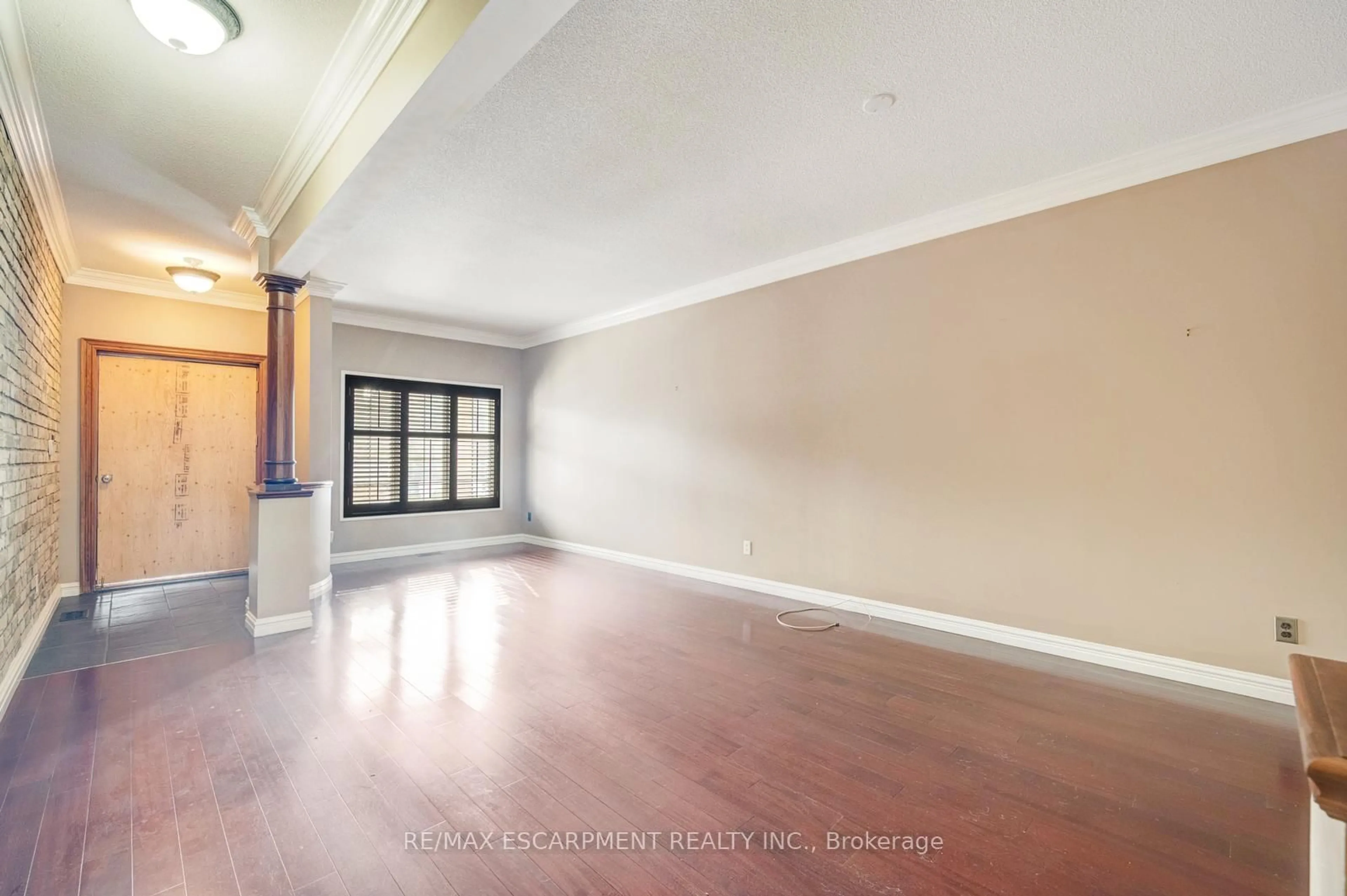 A pic of a room for 69 Stillman Dr, Brampton Ontario L6X 0T1