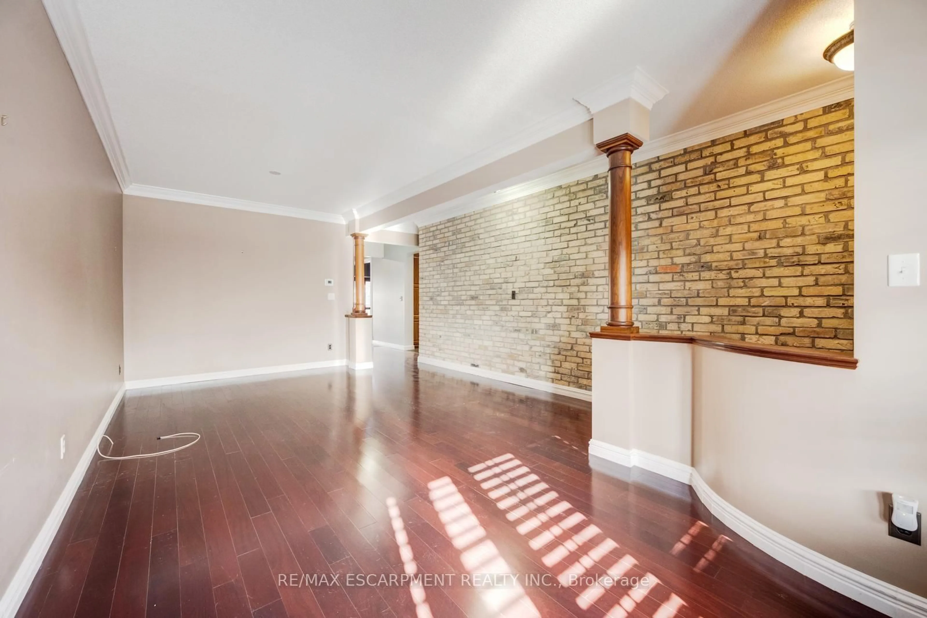 Indoor foyer for 69 Stillman Dr, Brampton Ontario L6X 0T1