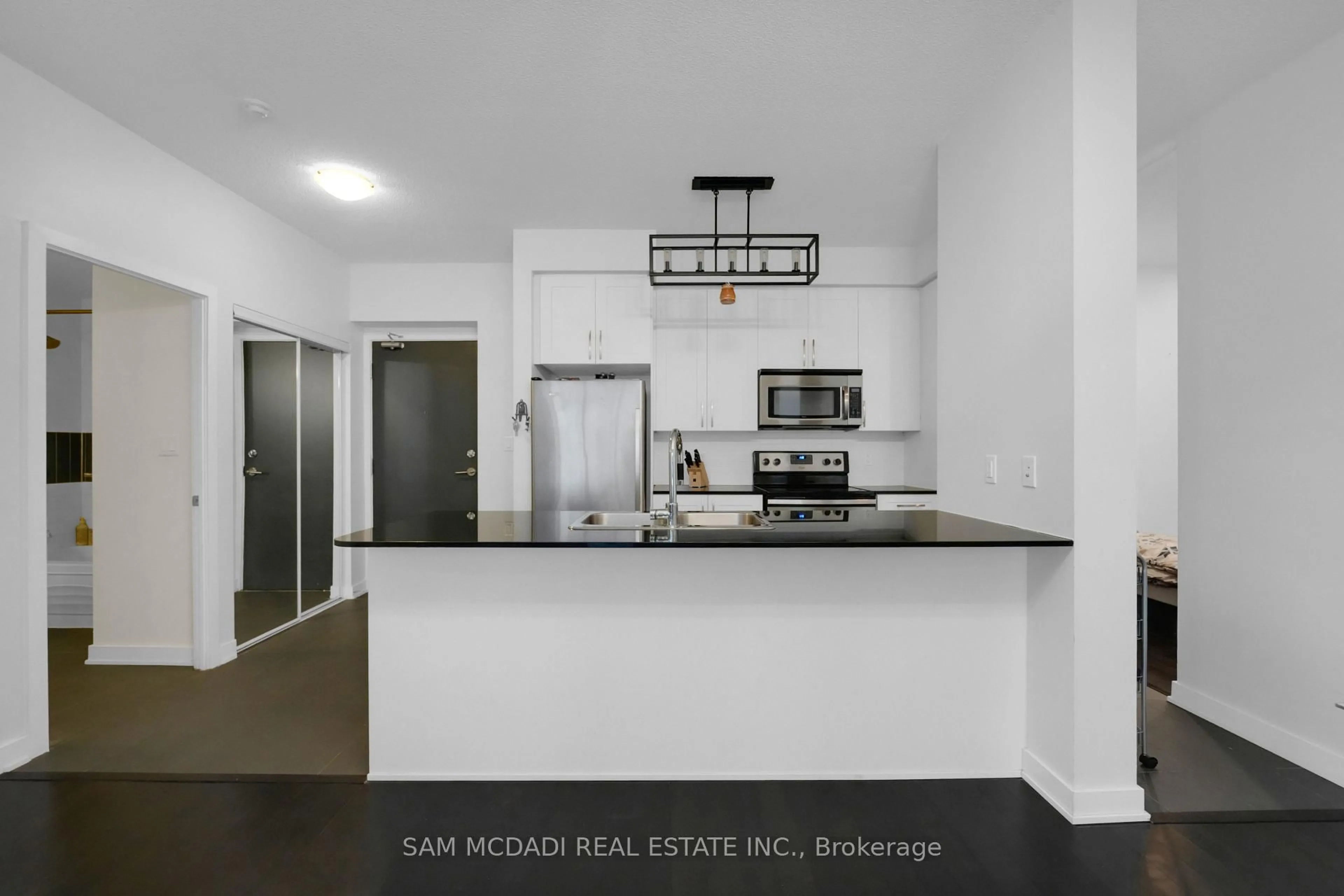 Open concept kitchen, unknown for 4070 Confederation Pkwy #202, Mississauga Ontario L5B 0E9