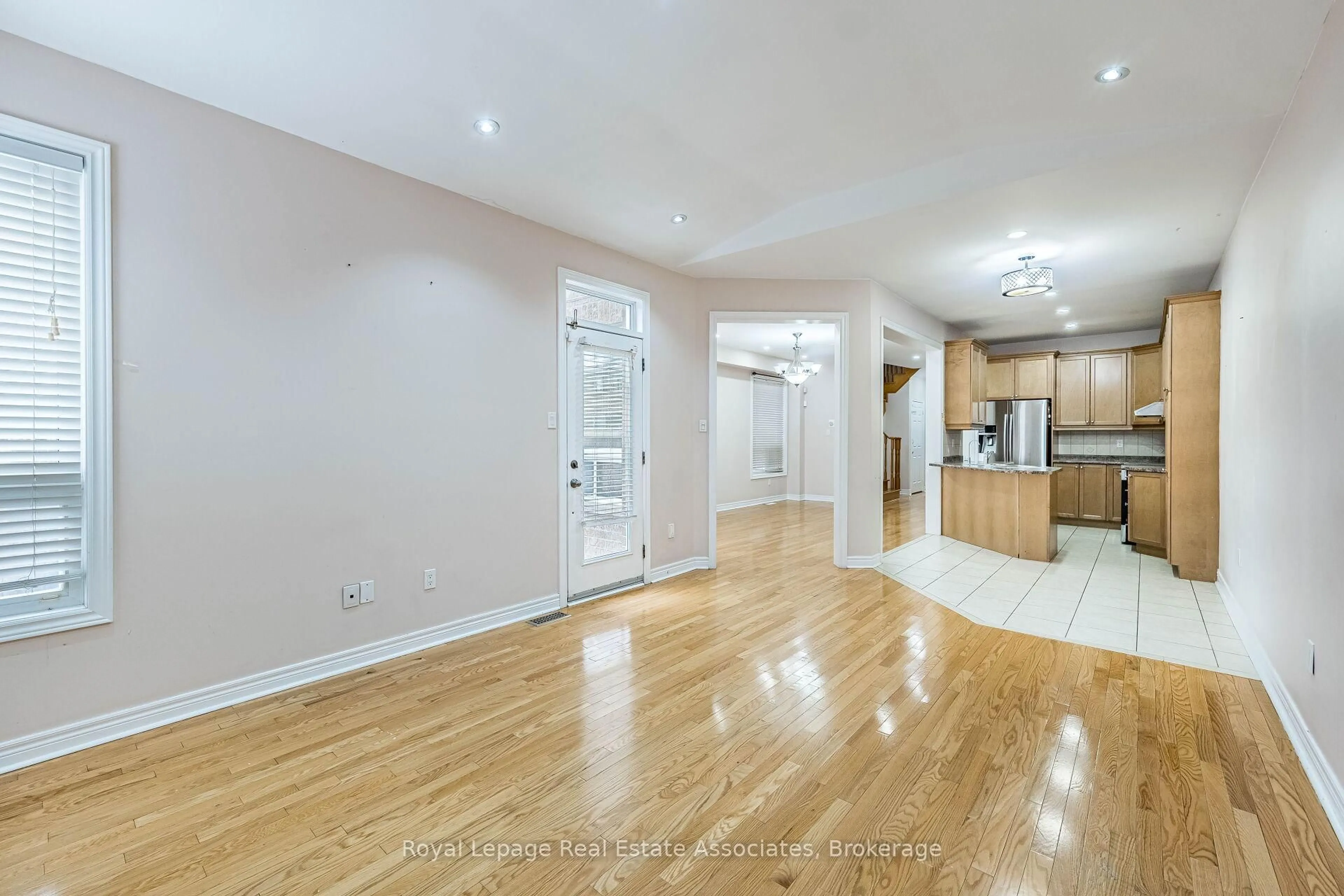 Unknown for 116 Everingham Circ, Brampton Ontario L6R 0R9