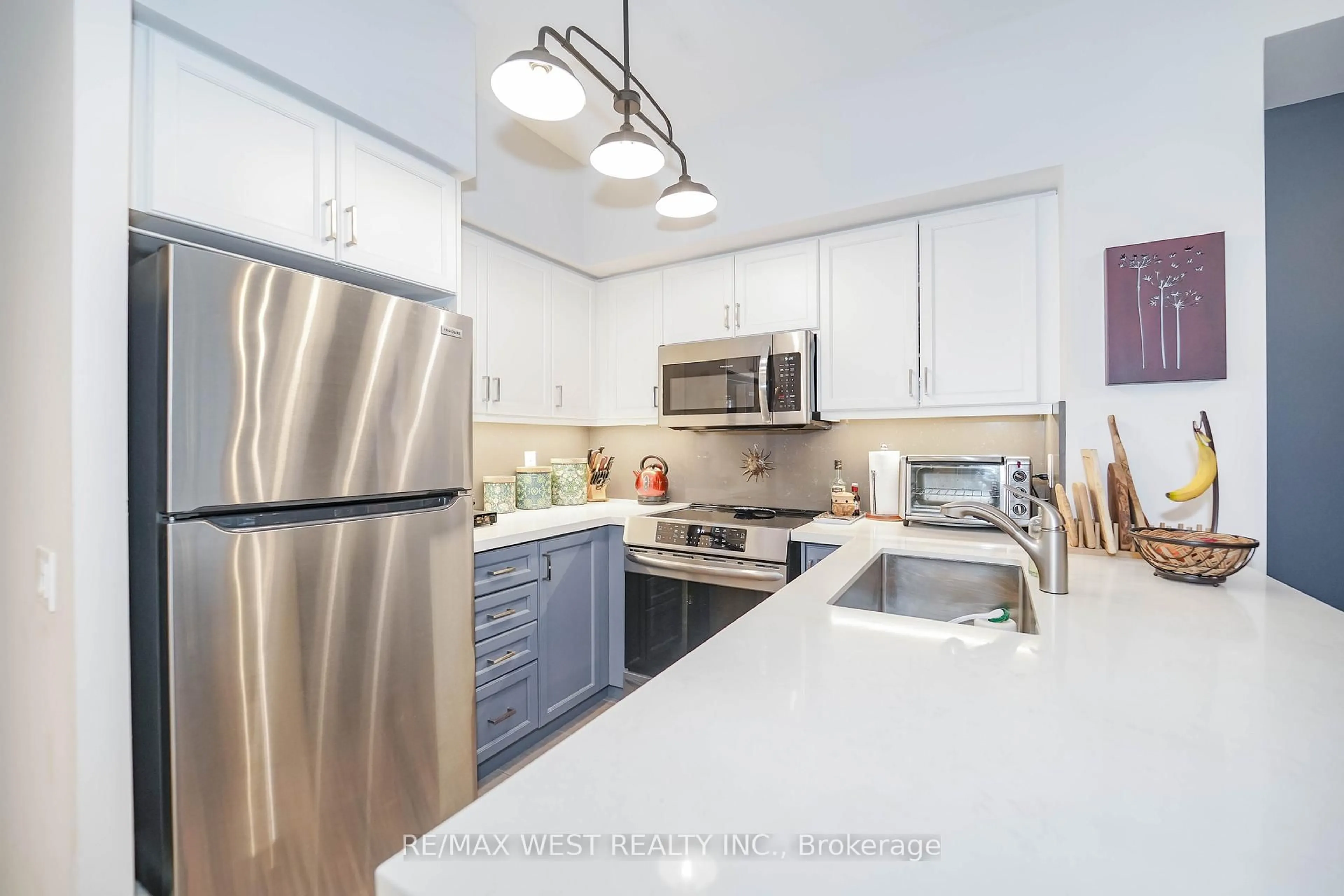 Standard kitchen, unknown for 5 Marine Parade Dr #319, Toronto Ontario M8V 4B4