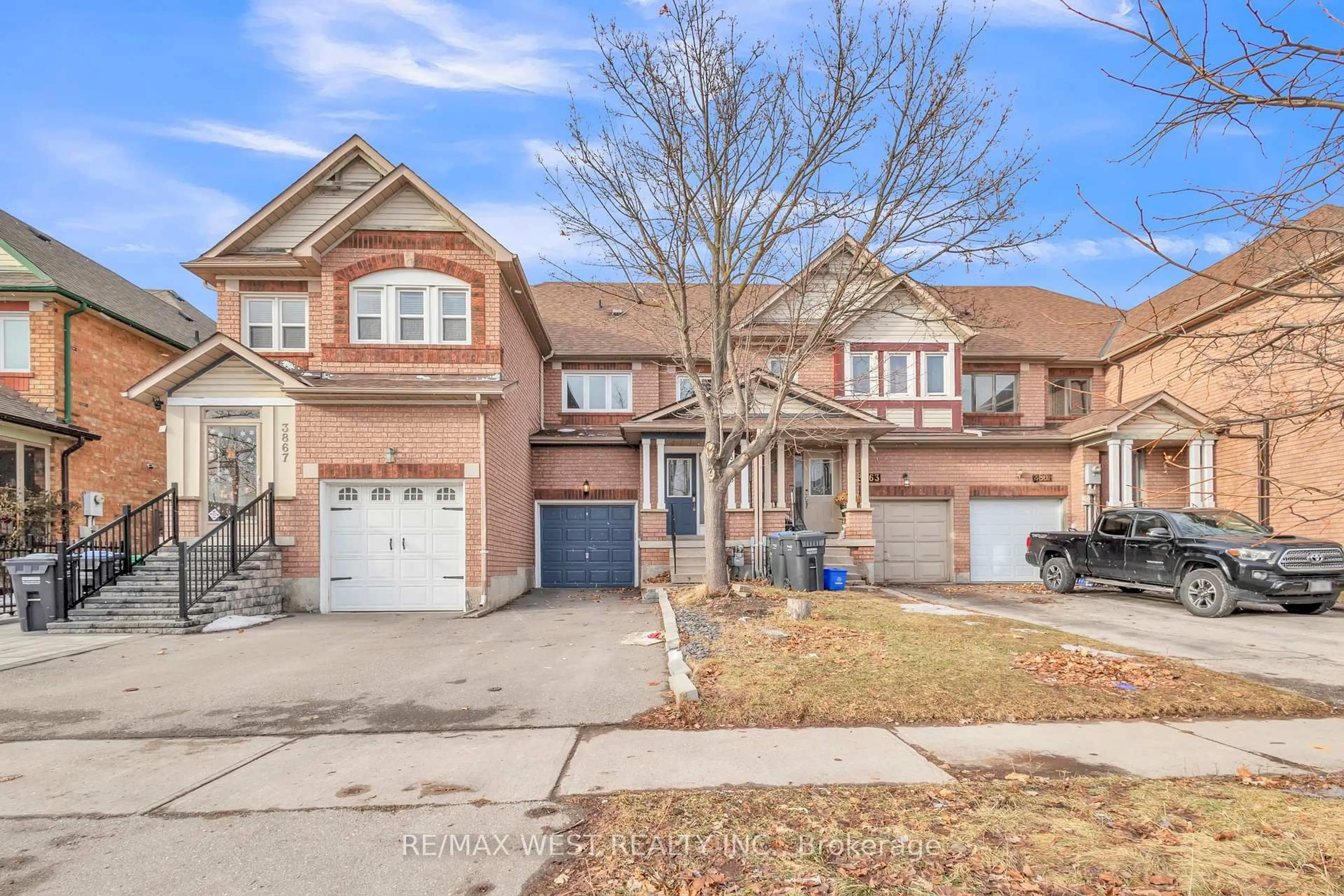 Home with brick exterior material, street for 3865 Allcroft Rd, Mississauga Ontario L5N 7E3