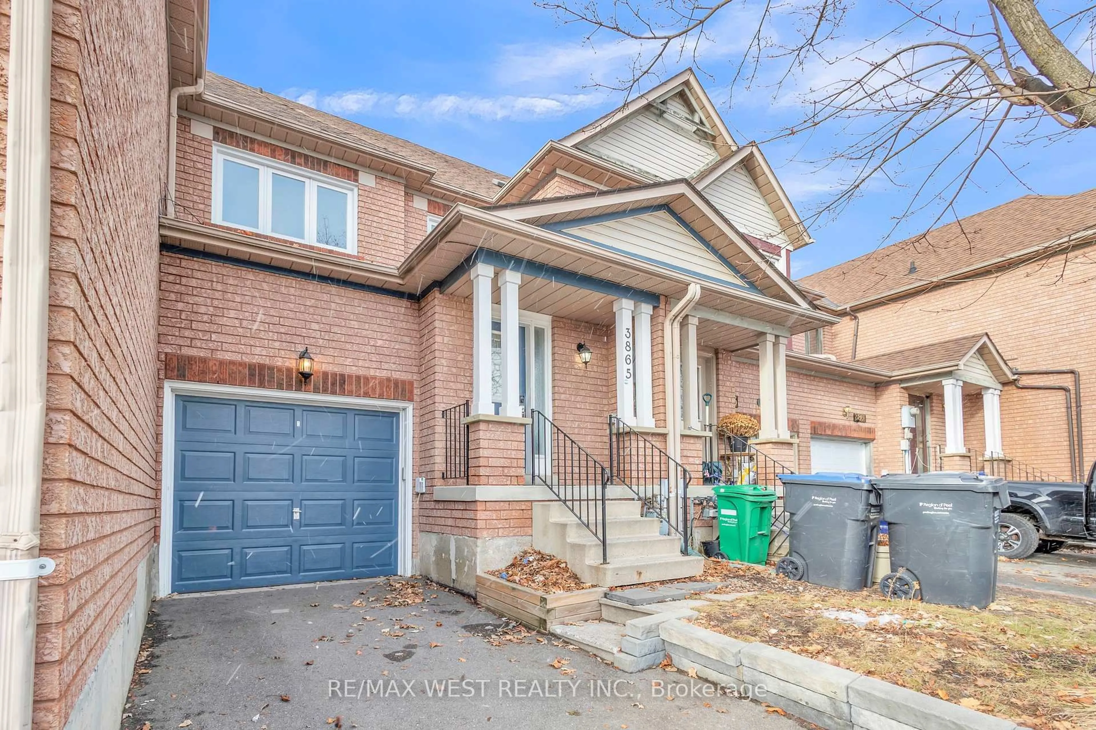 Home with brick exterior material, street for 3865 Allcroft Rd, Mississauga Ontario L5N 7E3