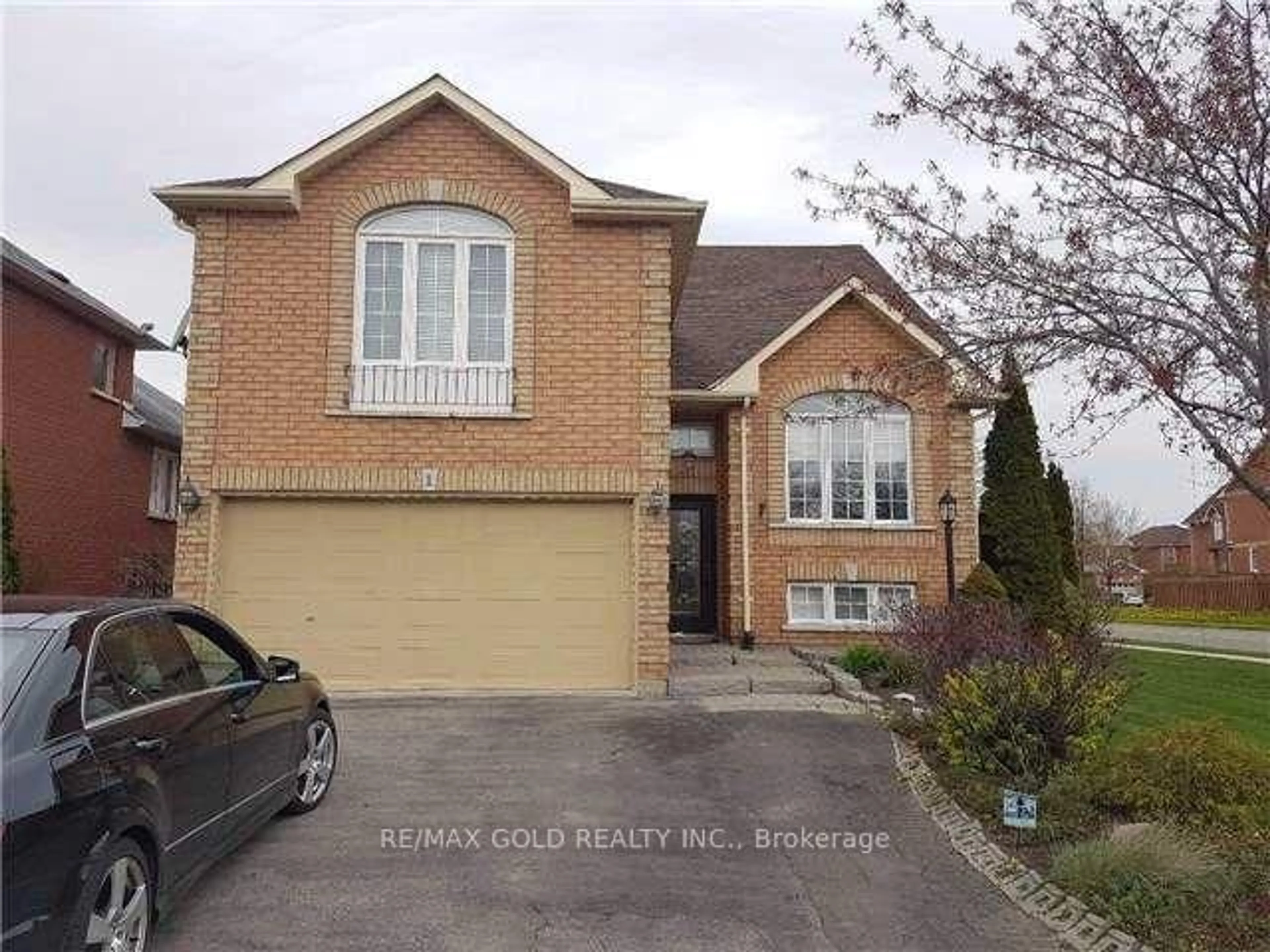 Home with brick exterior material, street for 1 Spalding Gate, Brampton Ontario L6Y 4S8