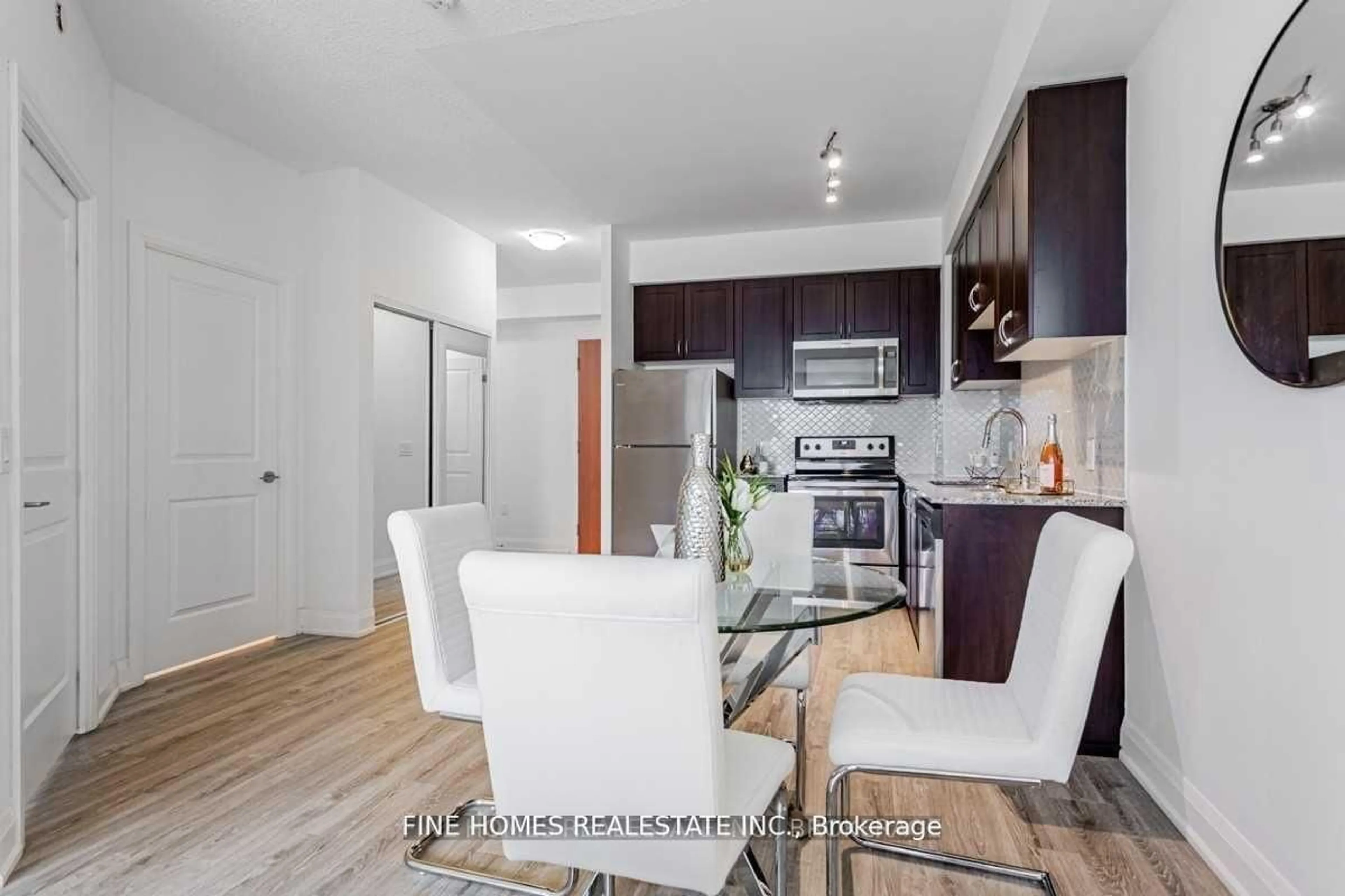 Open concept kitchen, unknown for 2800 Keele St #514, Toronto Ontario M3M 2G4