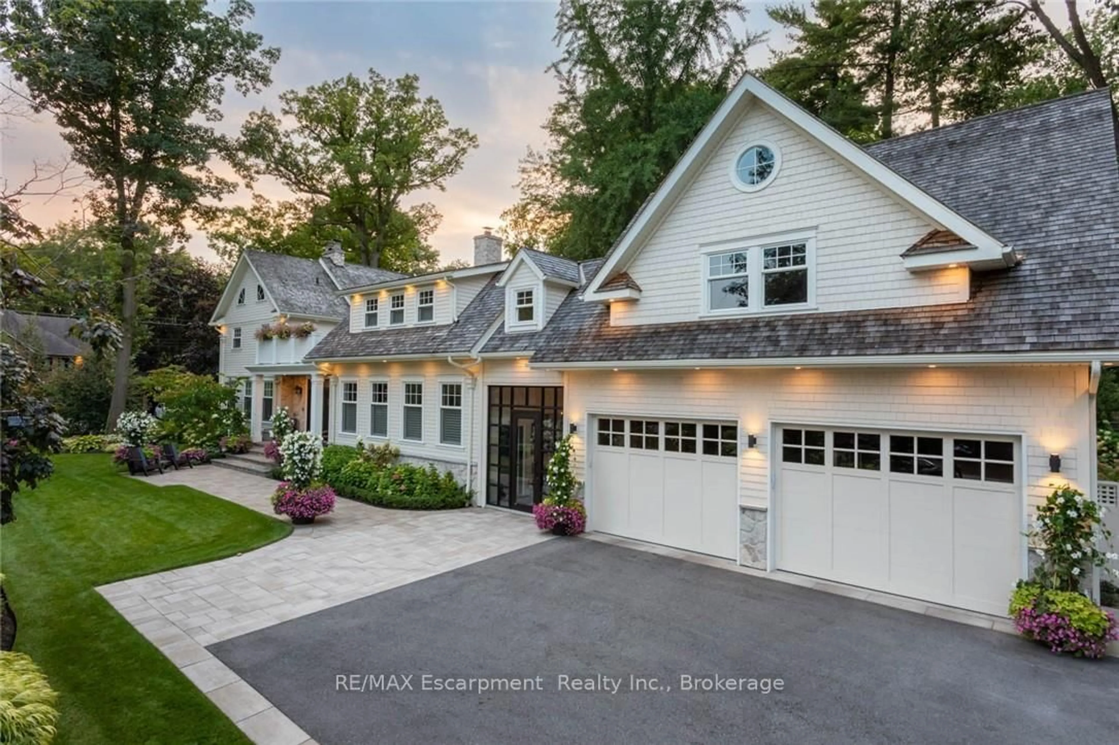 Unknown for 347 EAST HART Cres, Burlington Ontario L7N 1P8