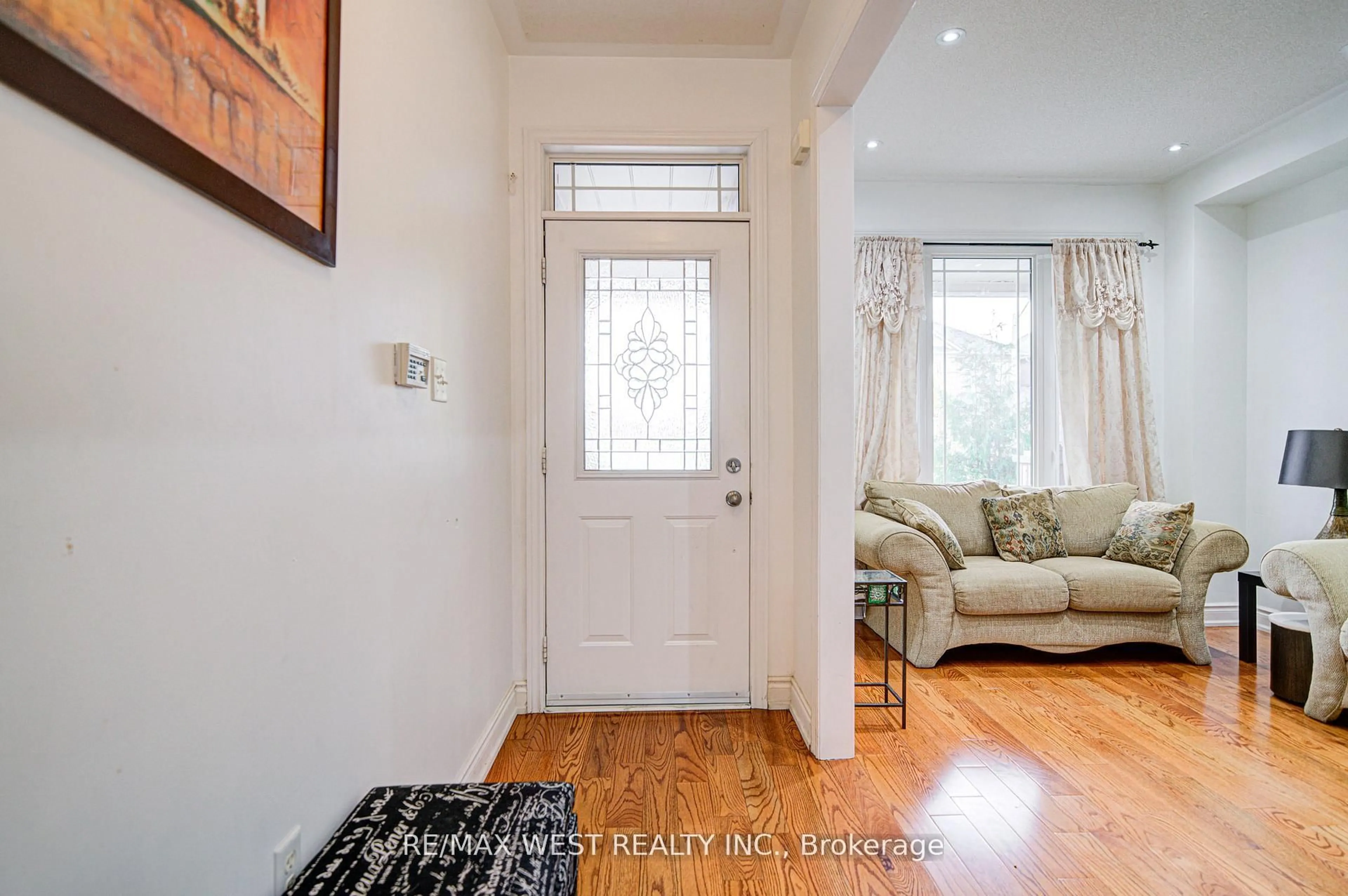 Indoor entryway for 12 Eaglefield Gate, Brampton Ontario L7A 3S2