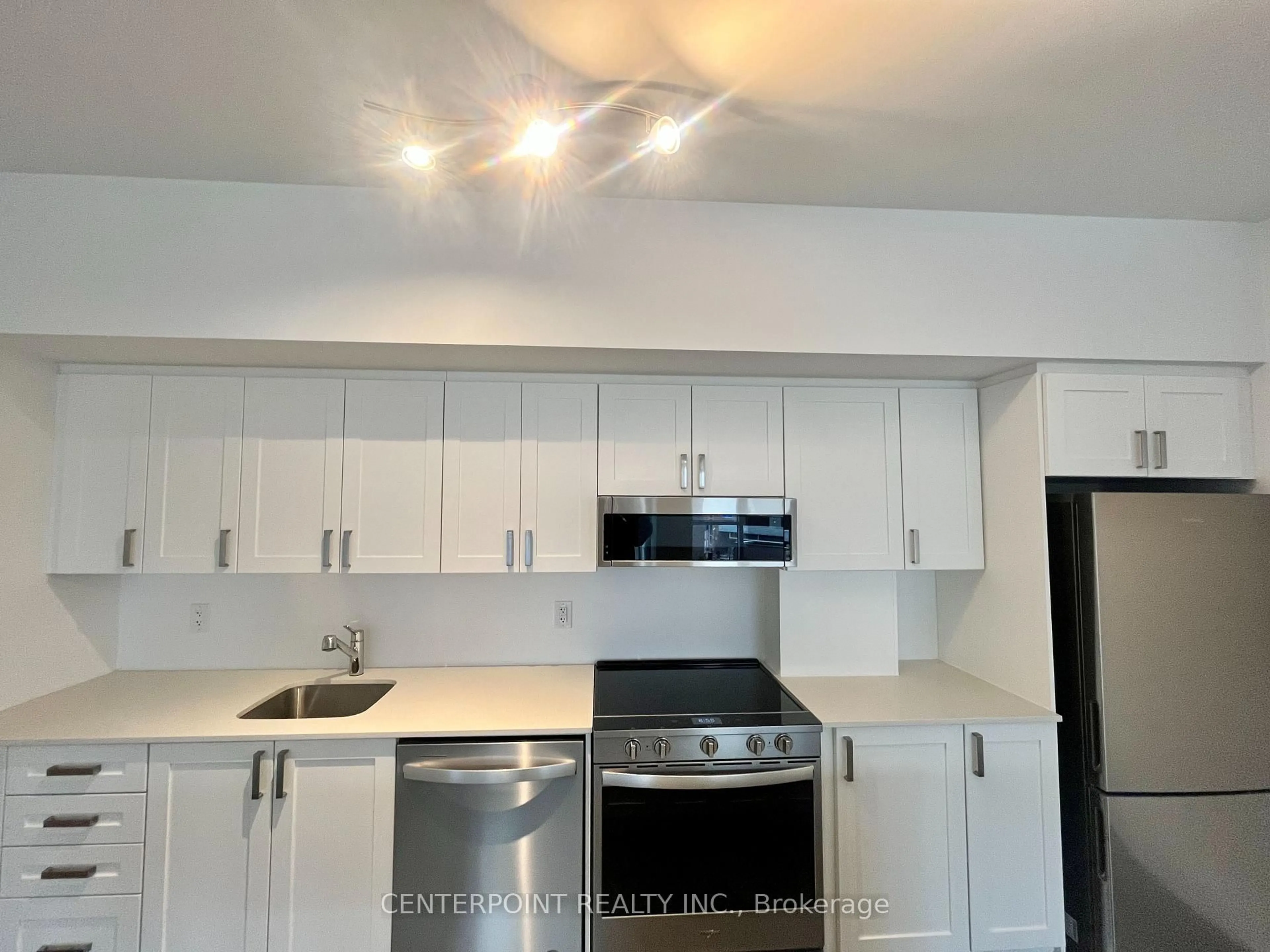 Standard kitchen, unknown for 1063 Douglas Mccurdy Common #209, Mississauga Ontario L5G 0C5