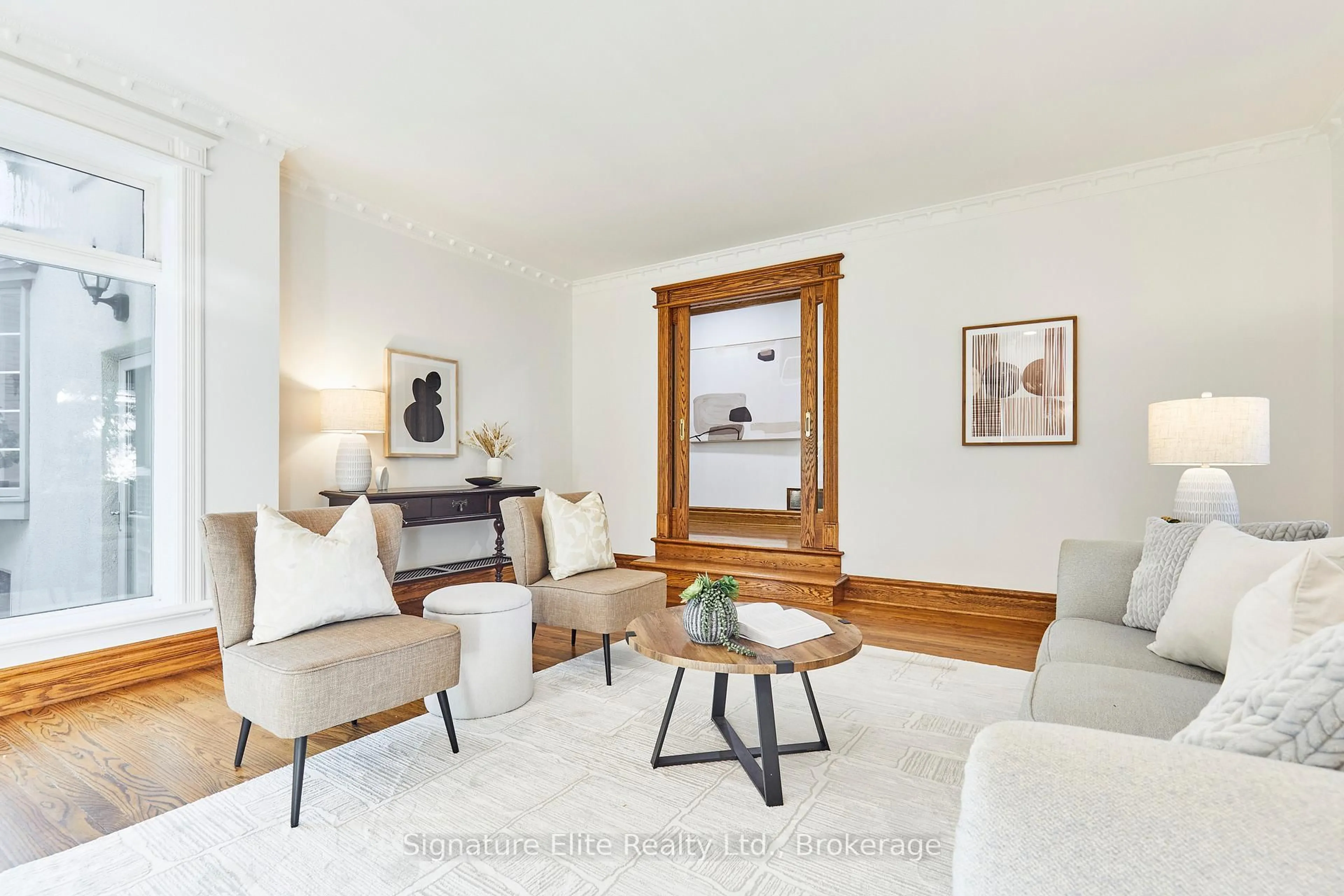 Living room with furniture, unknown for 4 Baby Point Terr, Toronto Ontario M6S 4S4