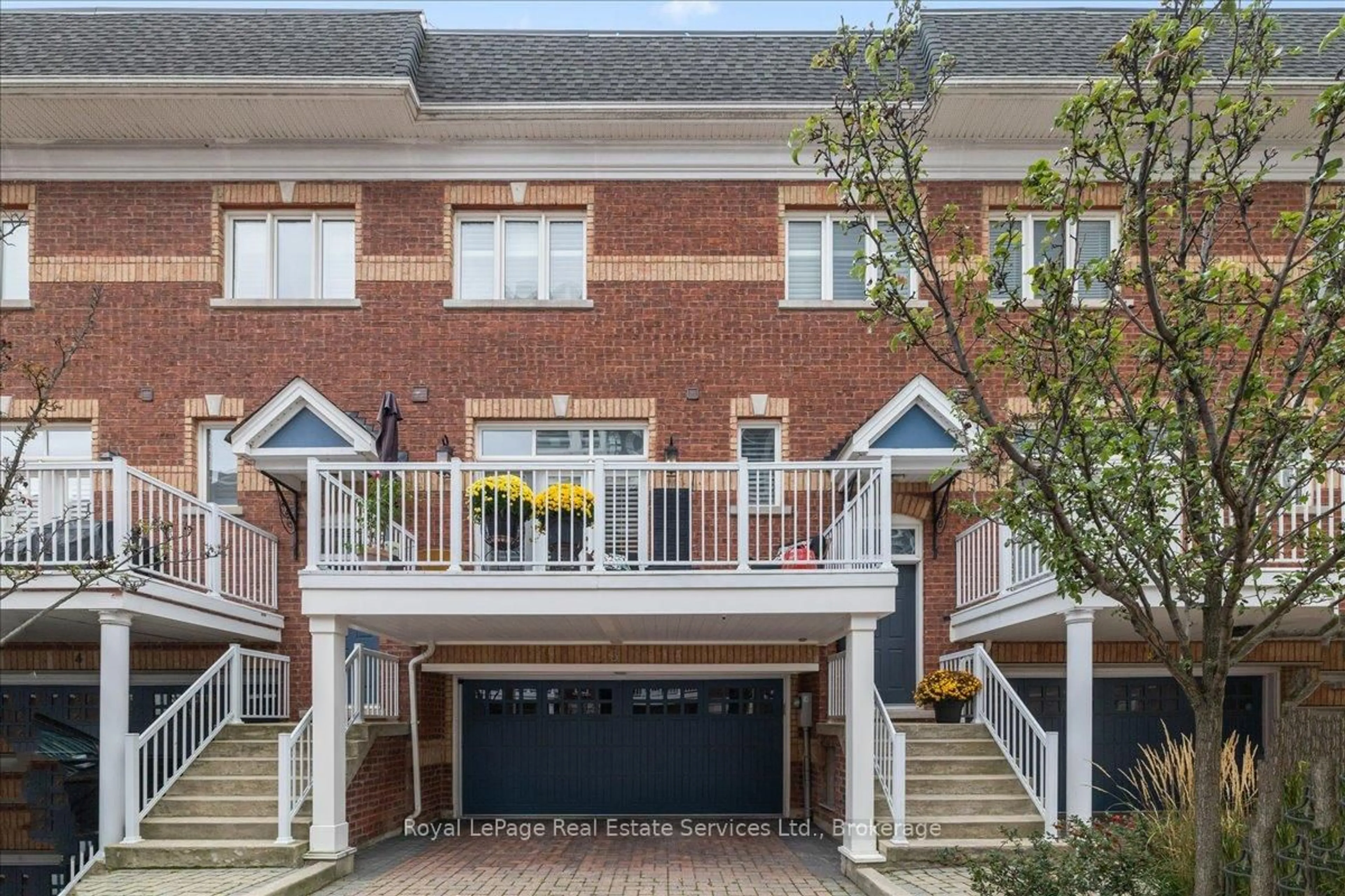 Home with brick exterior material, street for 120 Bronte Rd #3, Oakville Ontario L6L 3C1