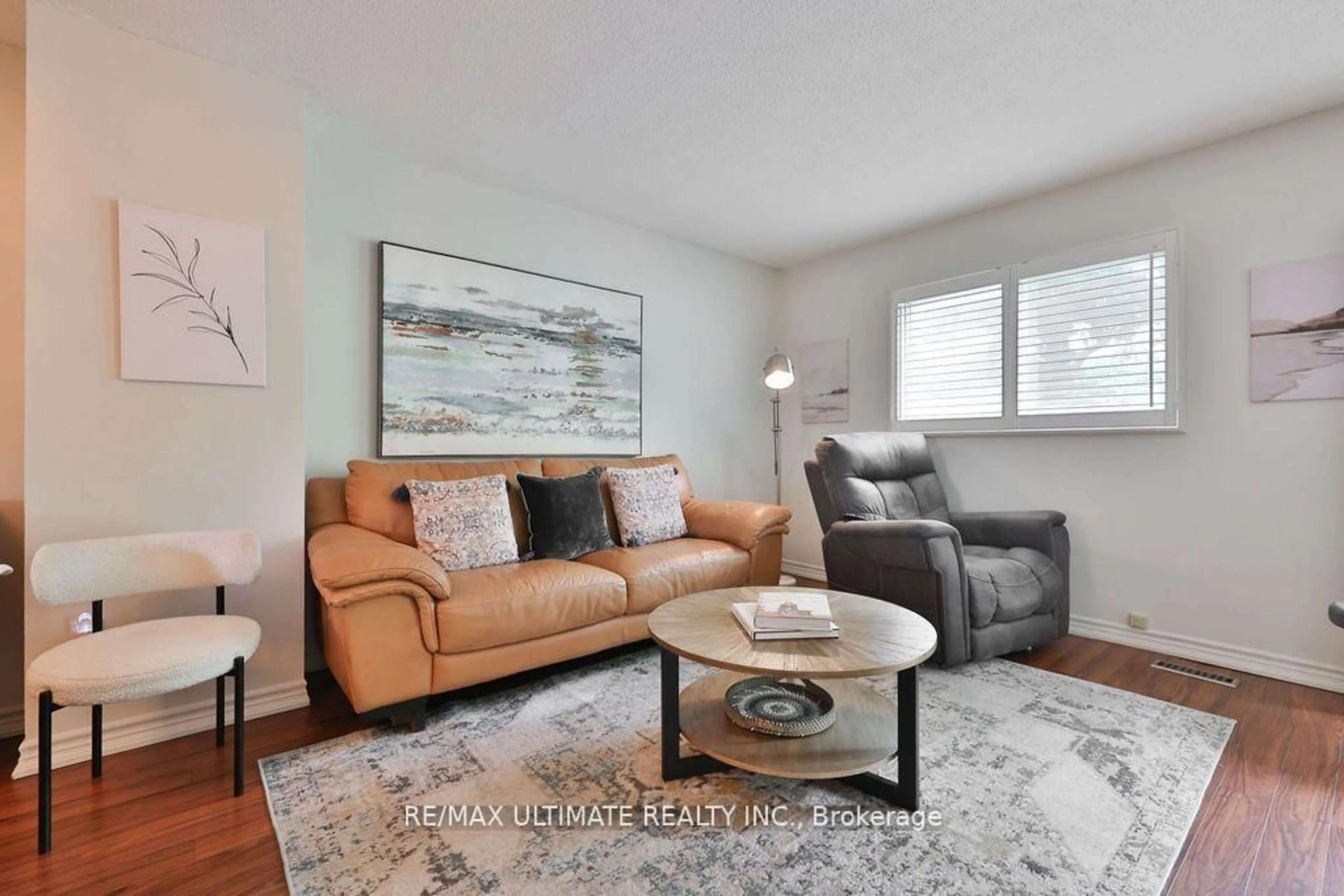 Living room with furniture, unknown for 1050 Shawnmarr Rd #58, Mississauga Ontario L5H 3V1