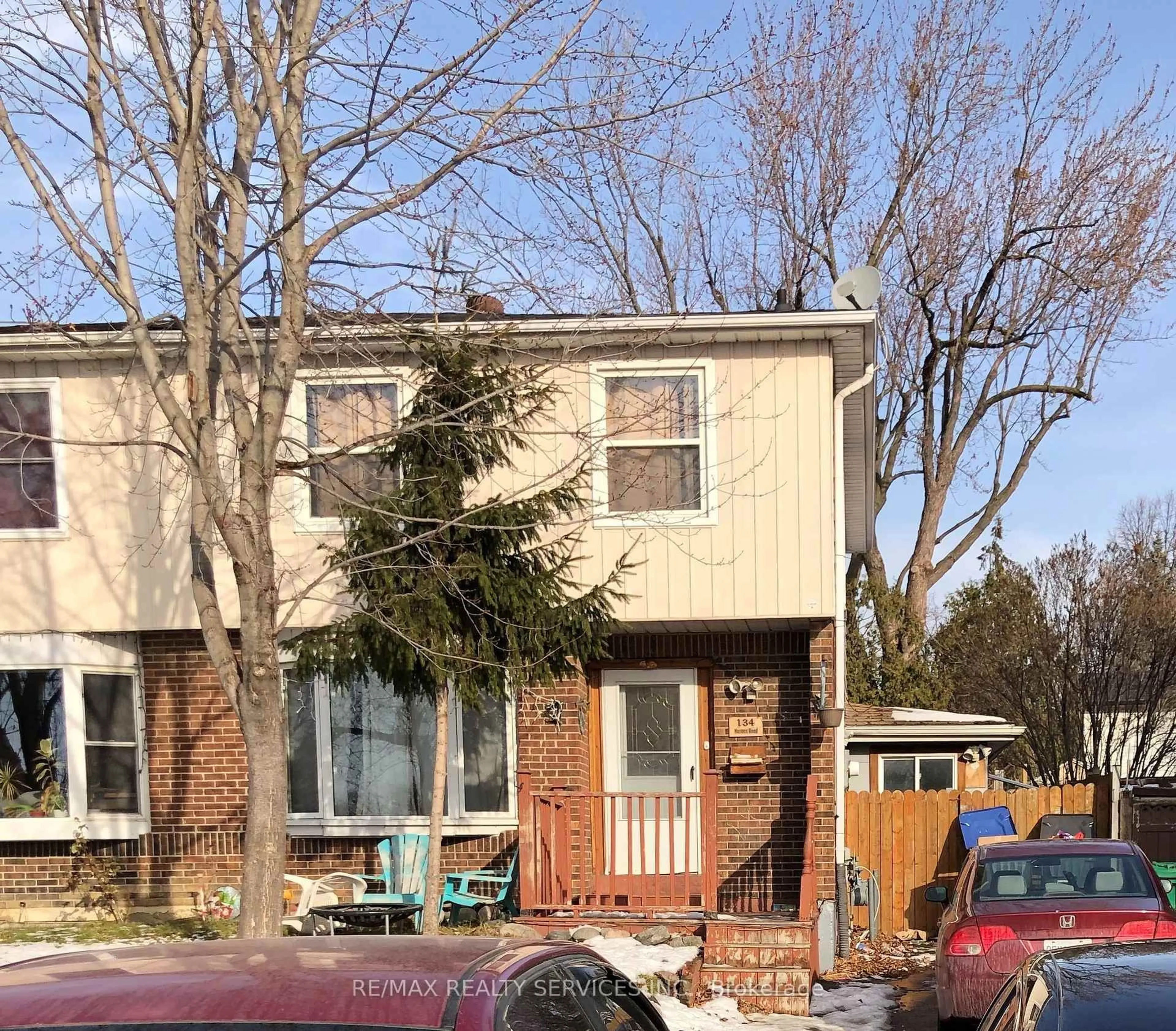 Home with vinyl exterior material, street for 134 Hansen Rd, Brampton Ontario L6V 2G6