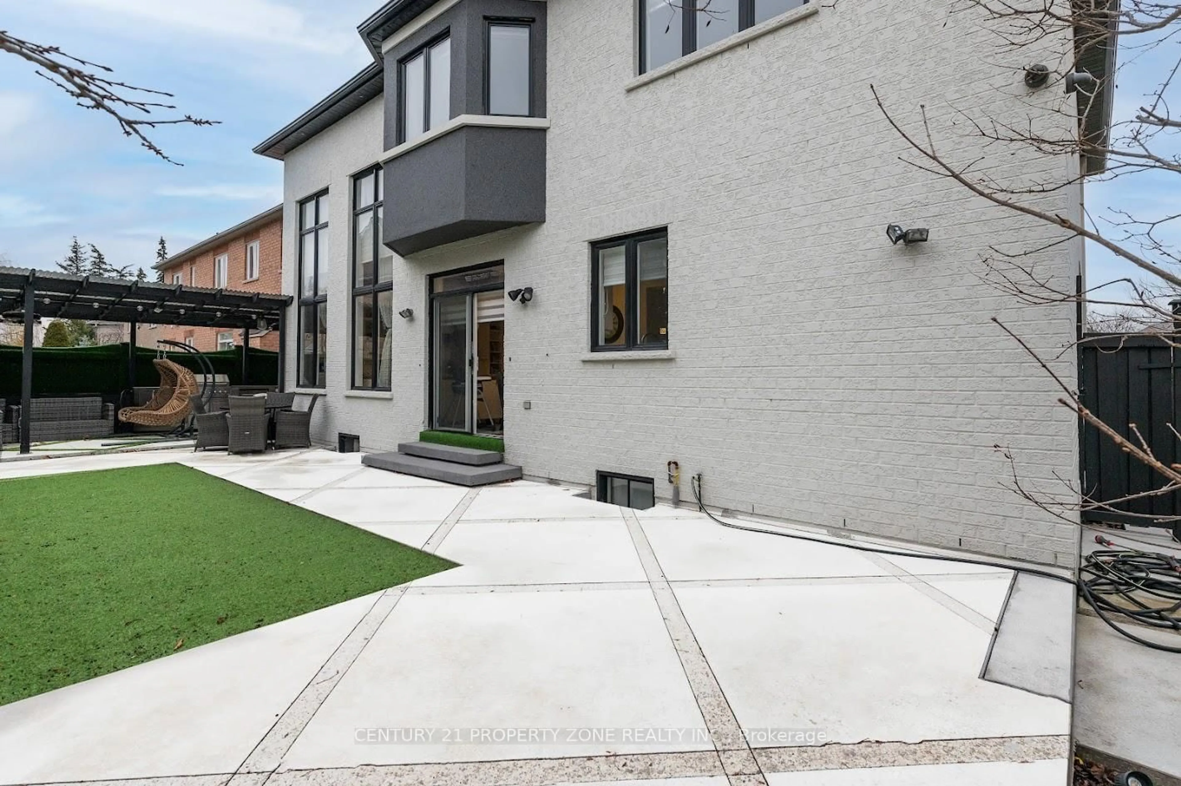 Home with brick exterior material, street for 30 Grouse Lane, Brampton Ontario L6Y 5L1