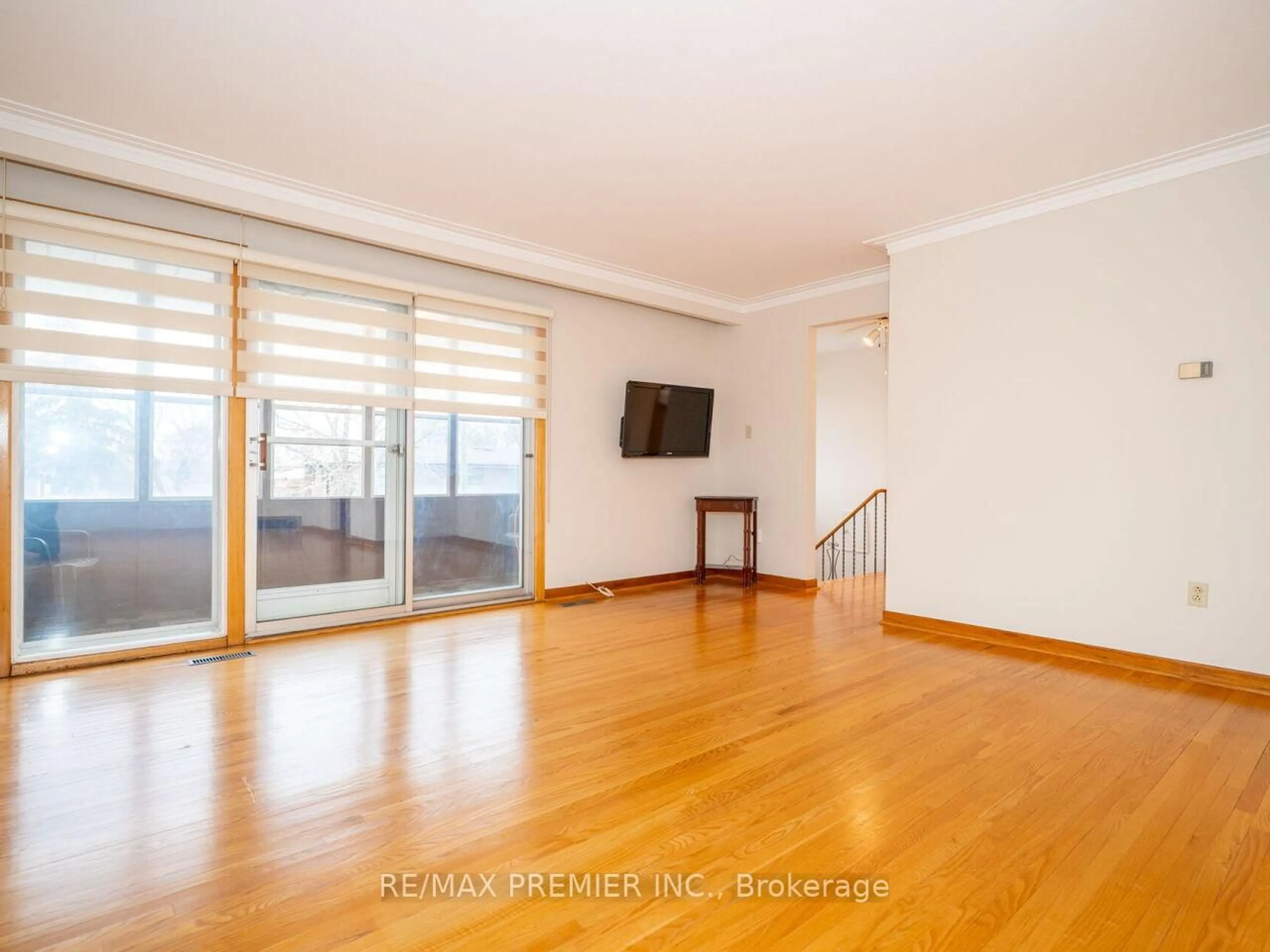 A pic of a room for 61 Rockbank Cres, Toronto Ontario M9M 1L1